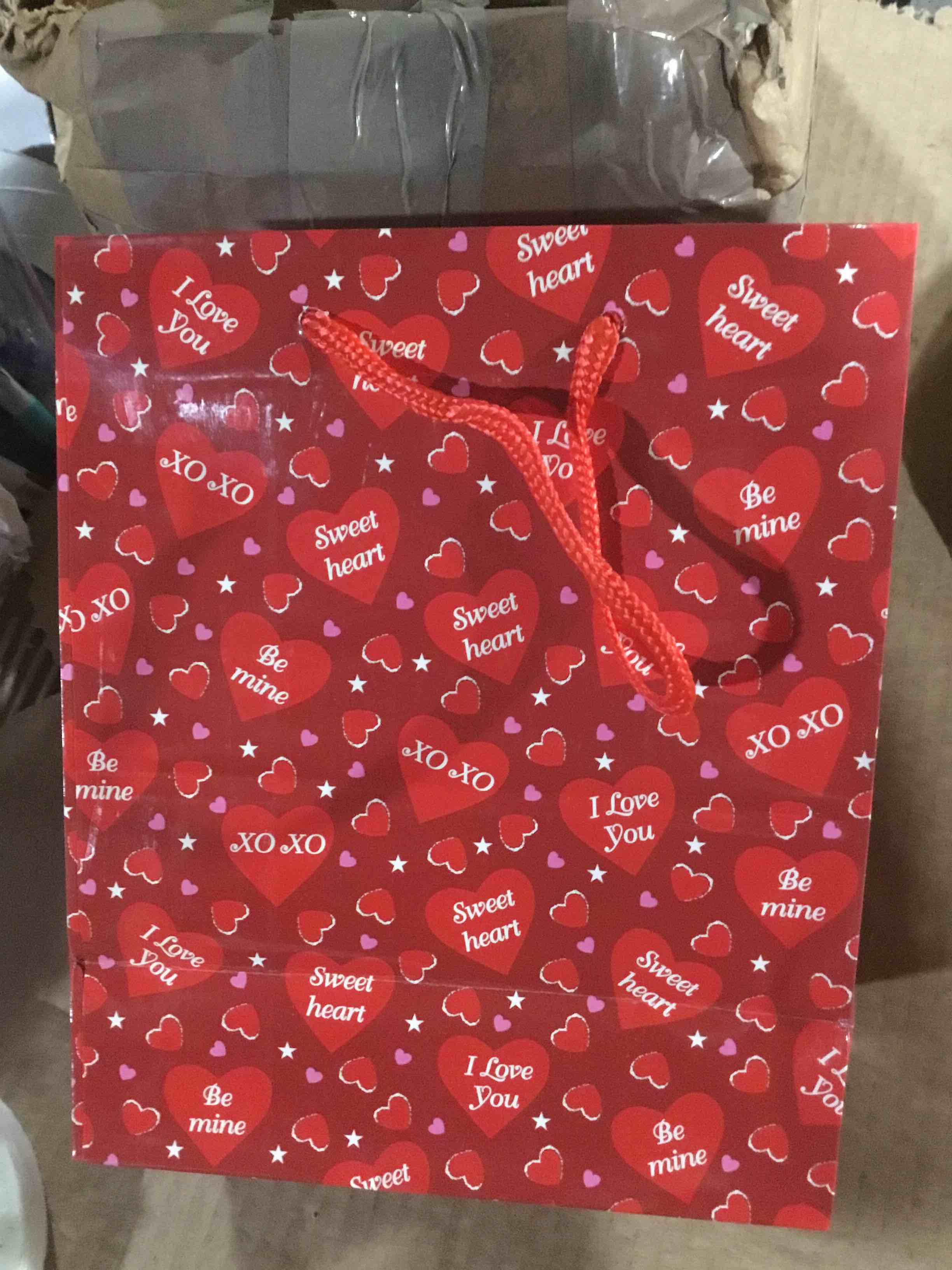 Box of 108 Medium Gif bags , Ideal for Valentine’s Day 