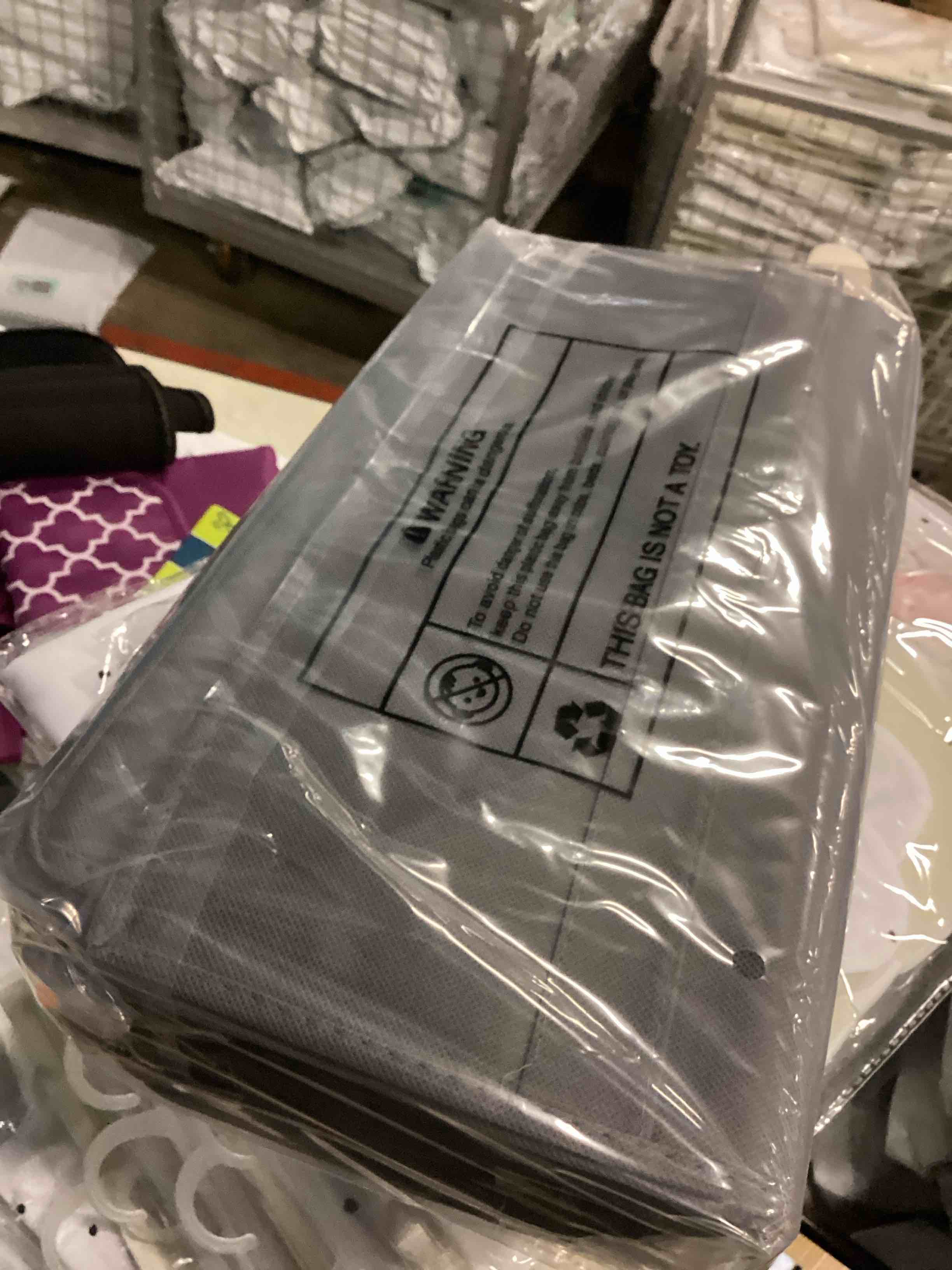 https://s3.amazonaws.com/lotting-images-prod/totebags_1755265469003.jpeg