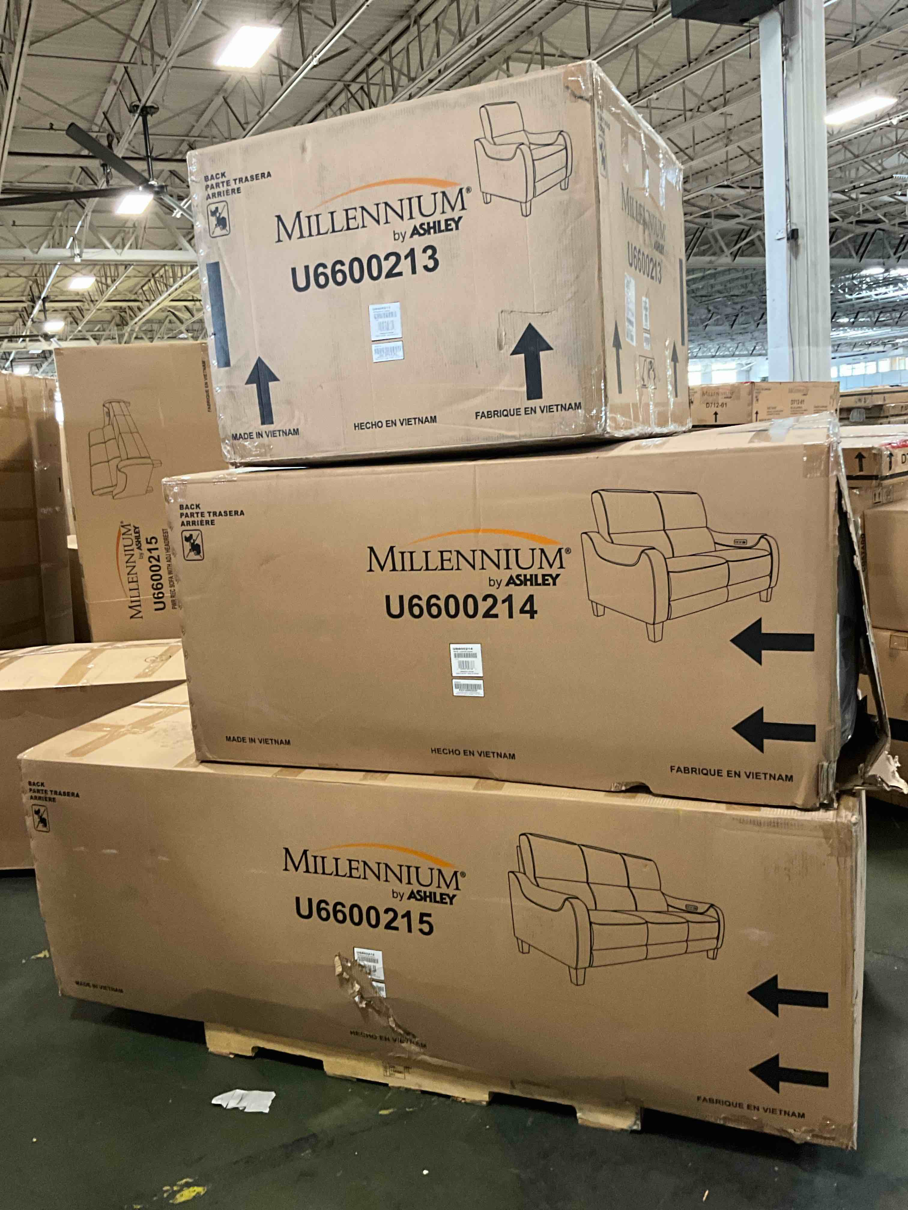 https://s3.amazonaws.com/lotting-images-prod/u6600213_1776792888652.jpeg