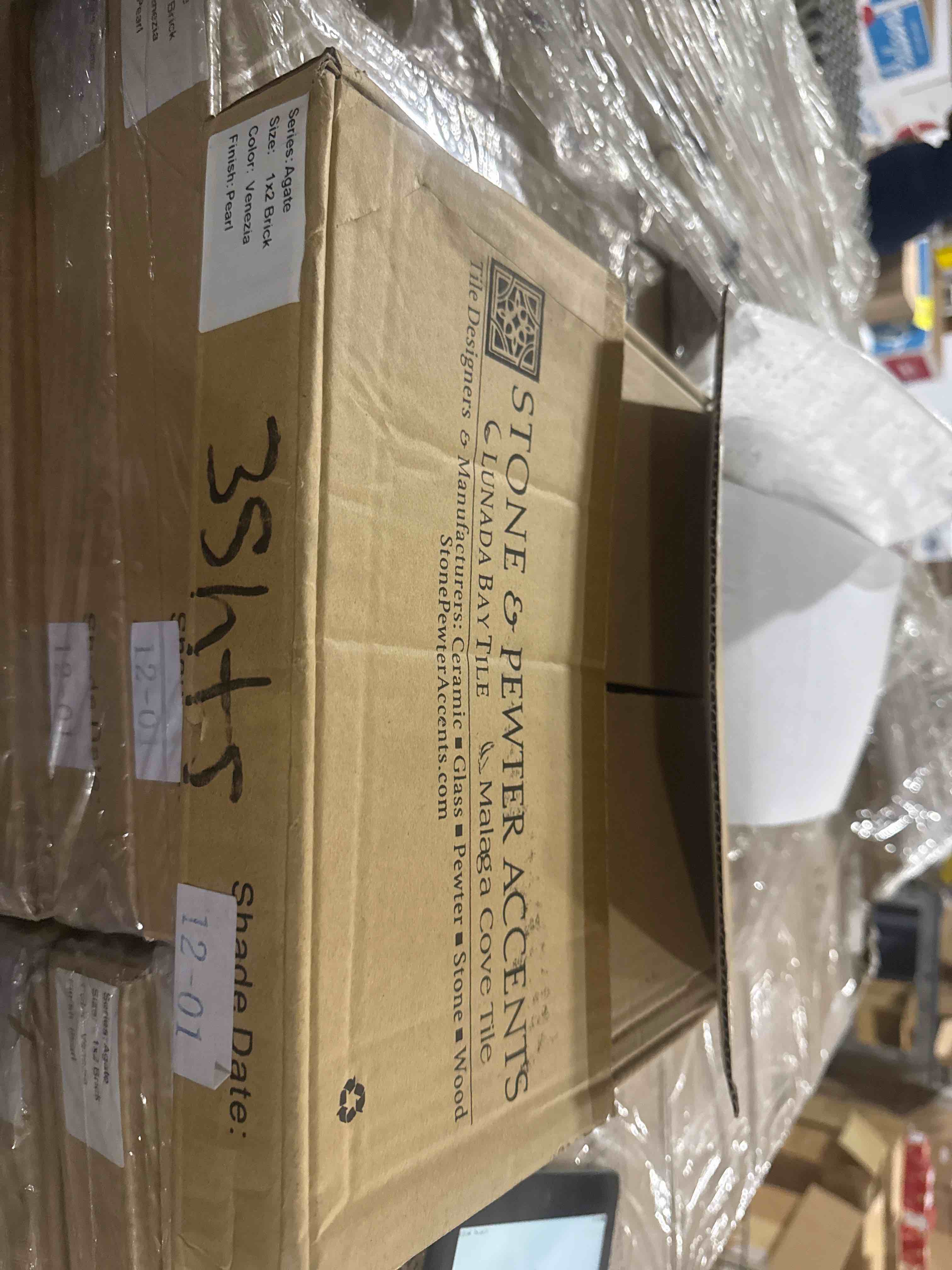 https://s3.amazonaws.com/lotting-images-prod/veneziapearl_1781180562968.jpeg