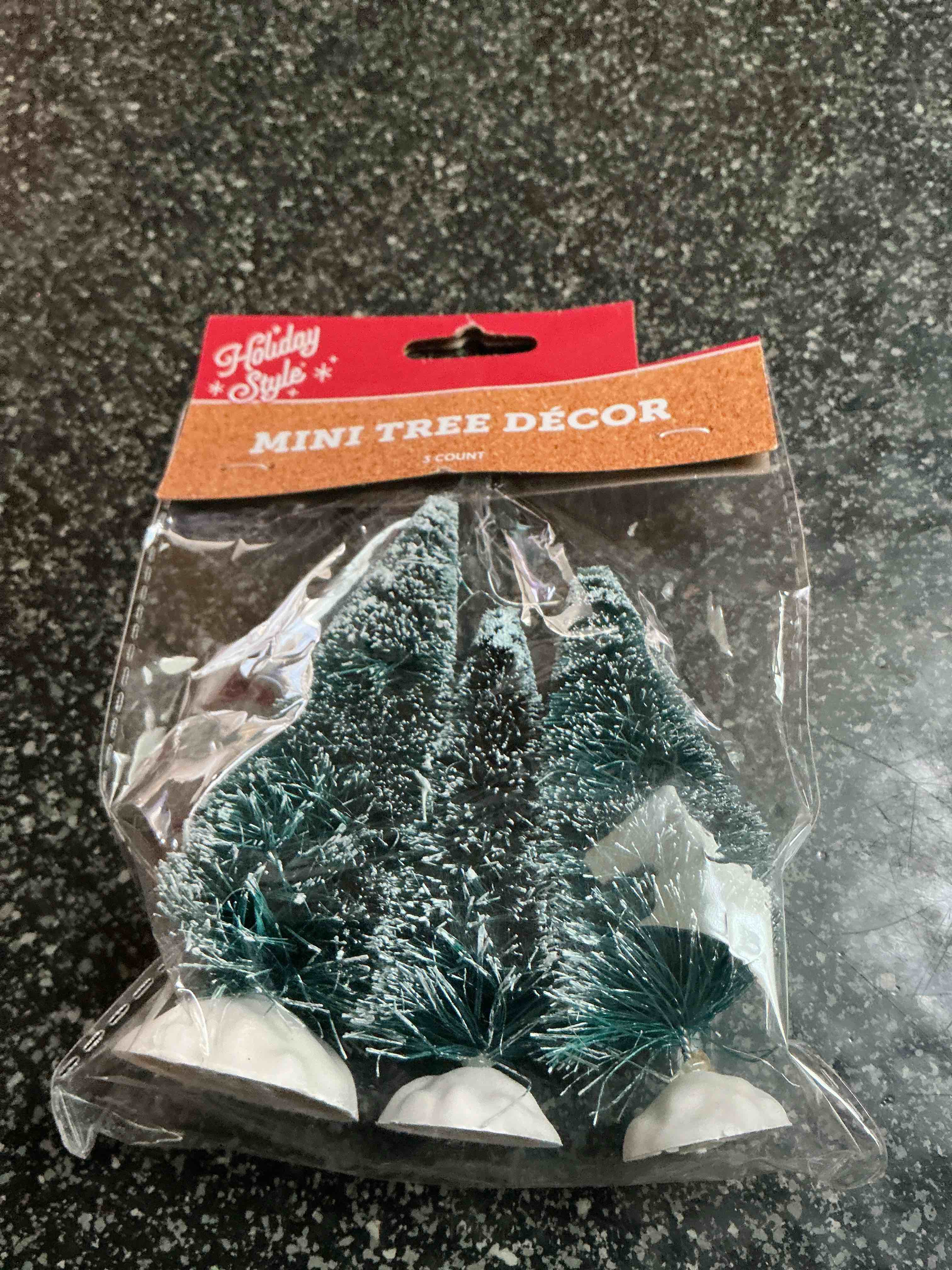 Holiday Style Mini Tree Decor 