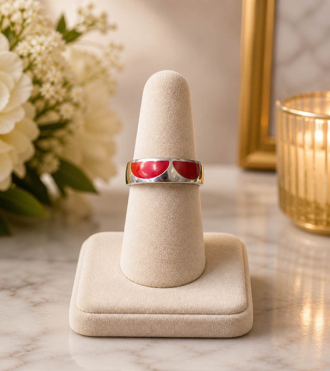 Beautiful 925 Silver Plated Ring Sz 8