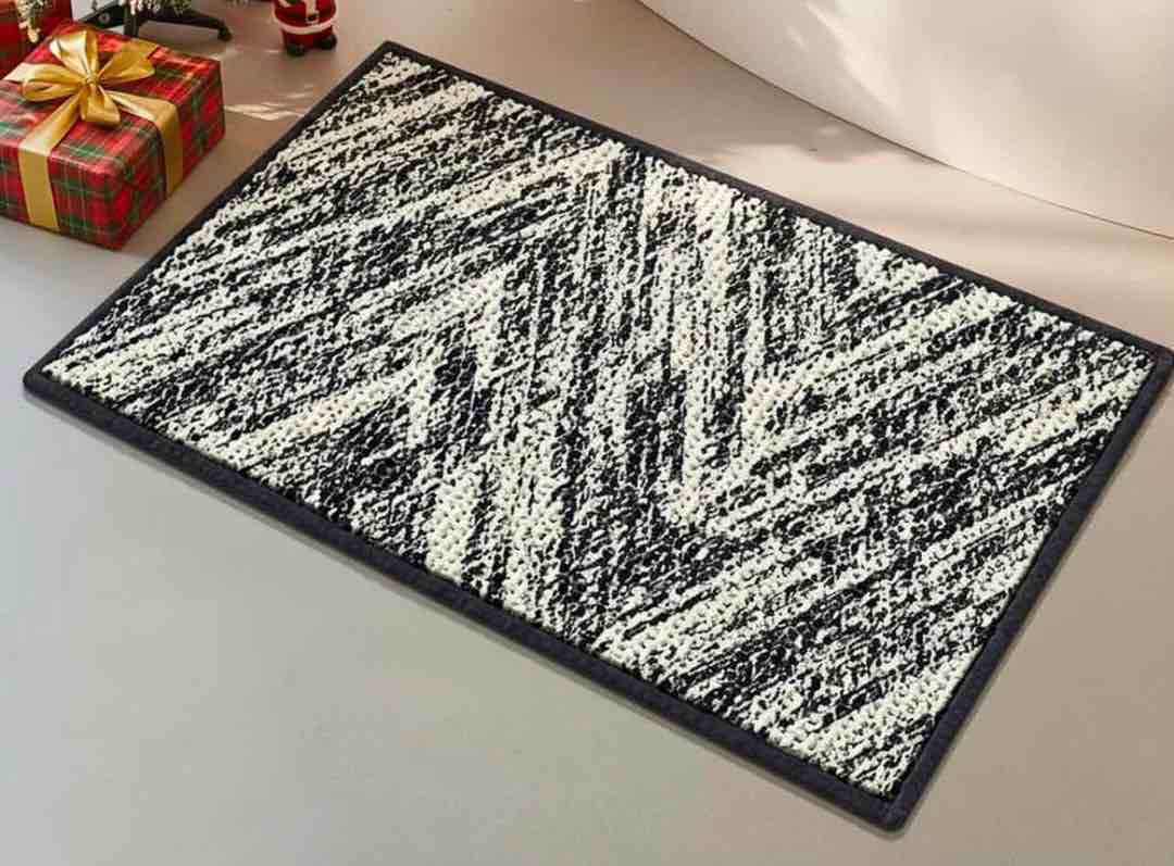 Bath Mat, Modern Bathroom Rug Non-Slip, Washable, Ultra-Absorbent, Quick-Drying Minimalist Bathroom Decor (Black, 24"x16")