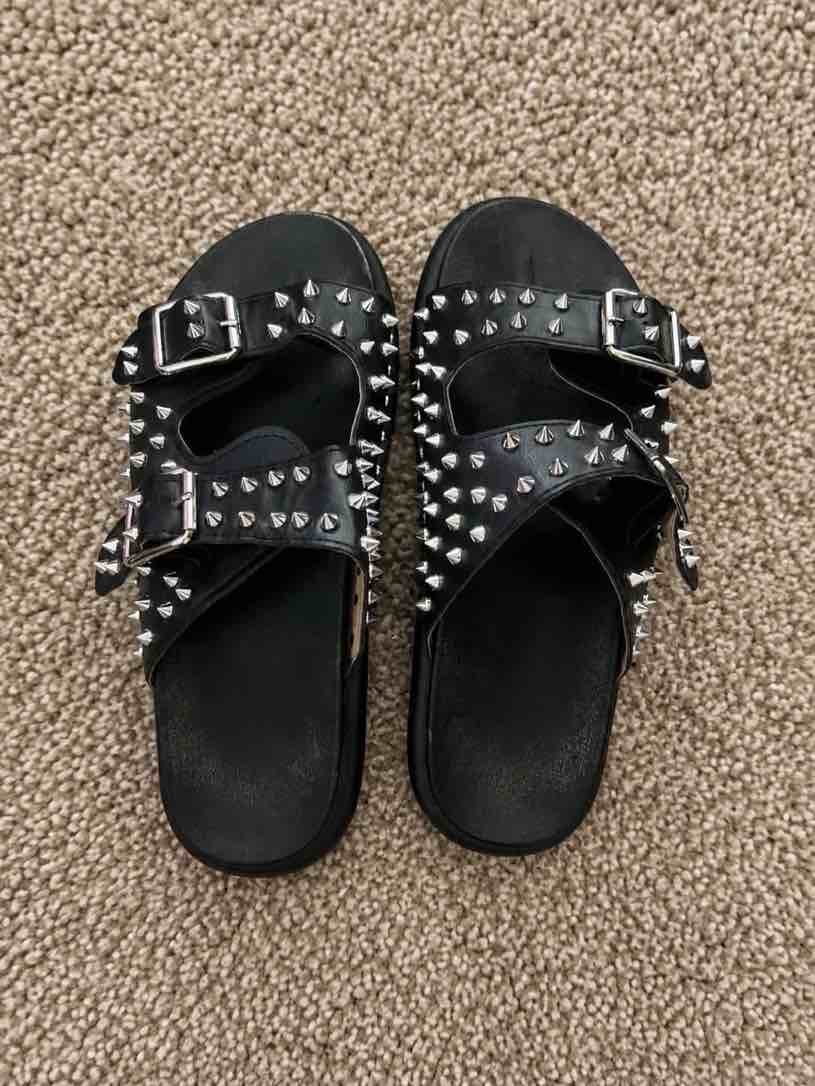 Sandals    Size 8