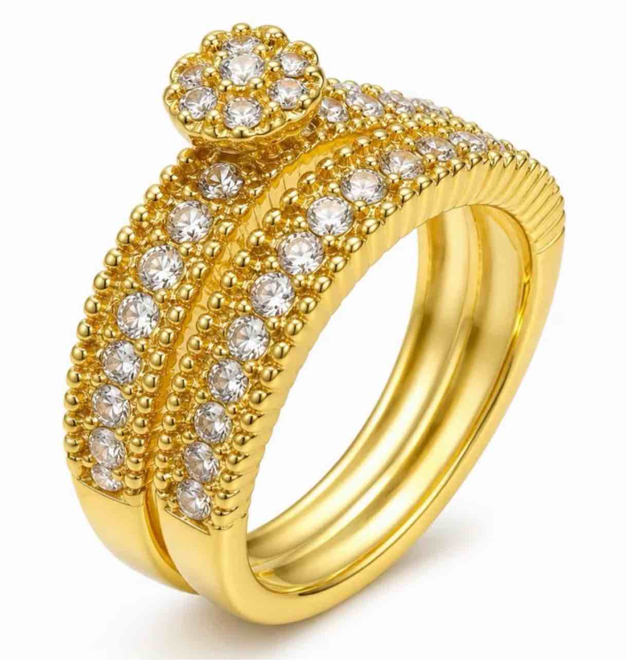 Gorgeous 18K Gold Plated Ring Sz 7
