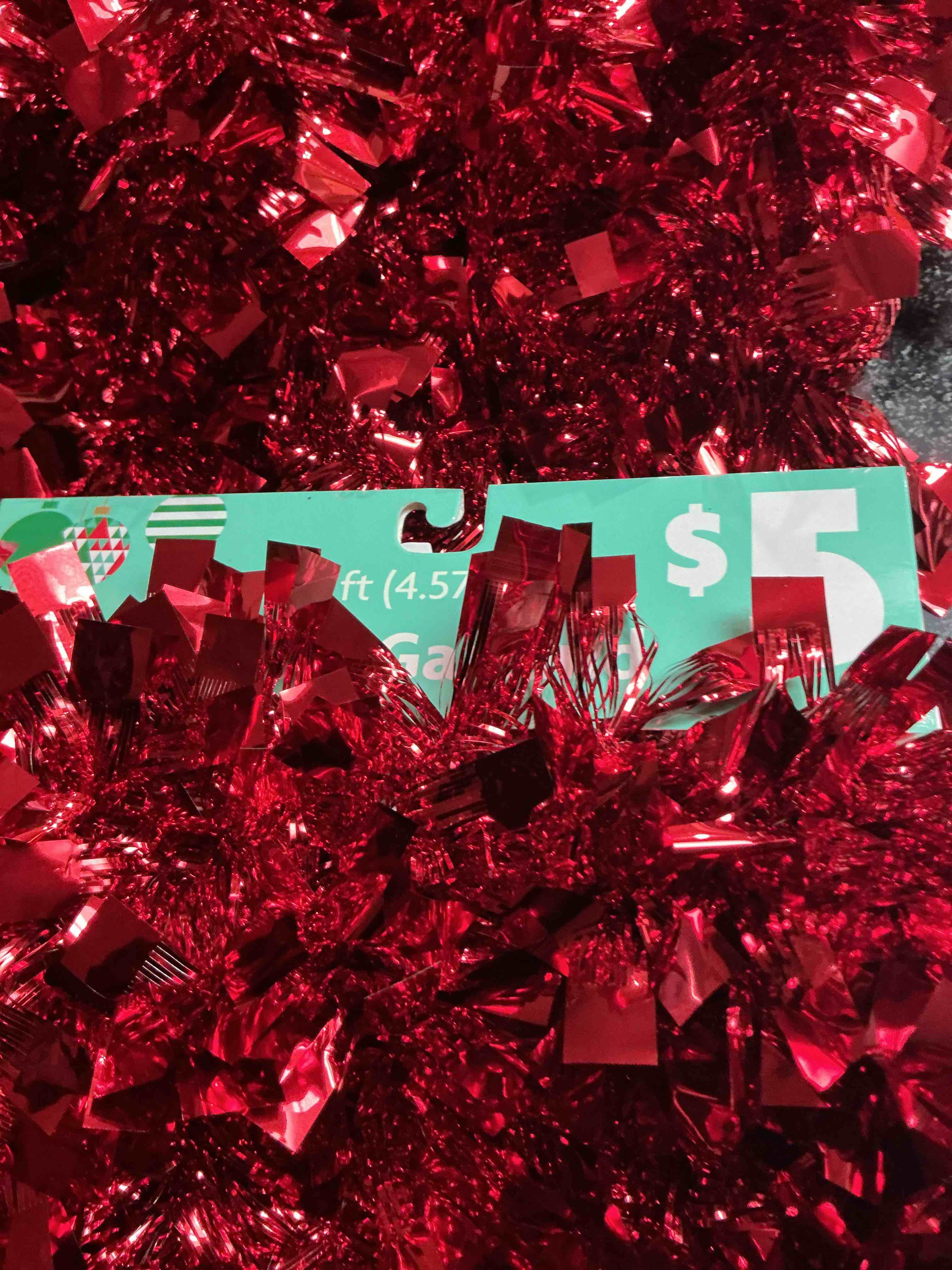 Tinsel & Garland Ted Color