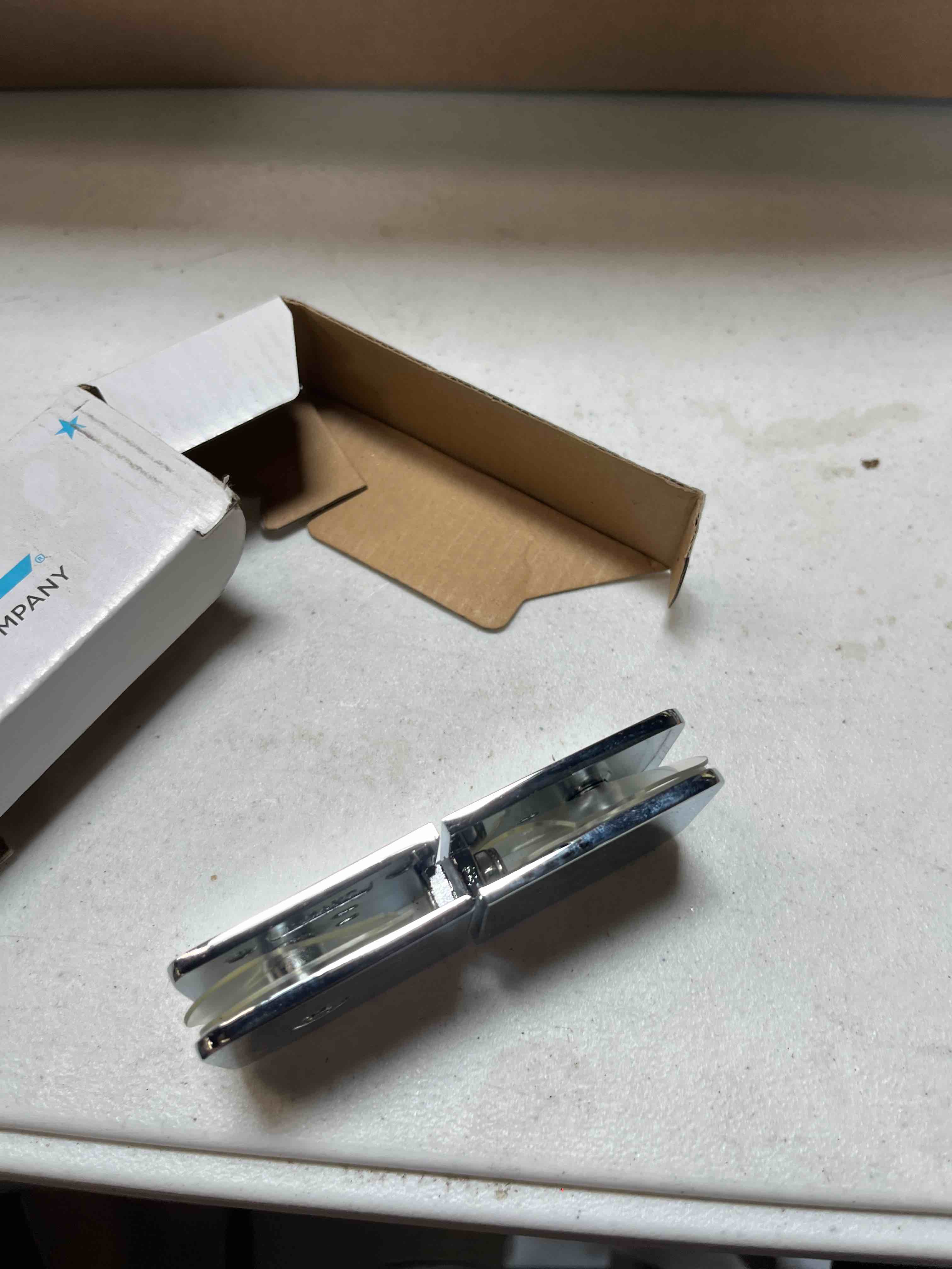 window/glass mount