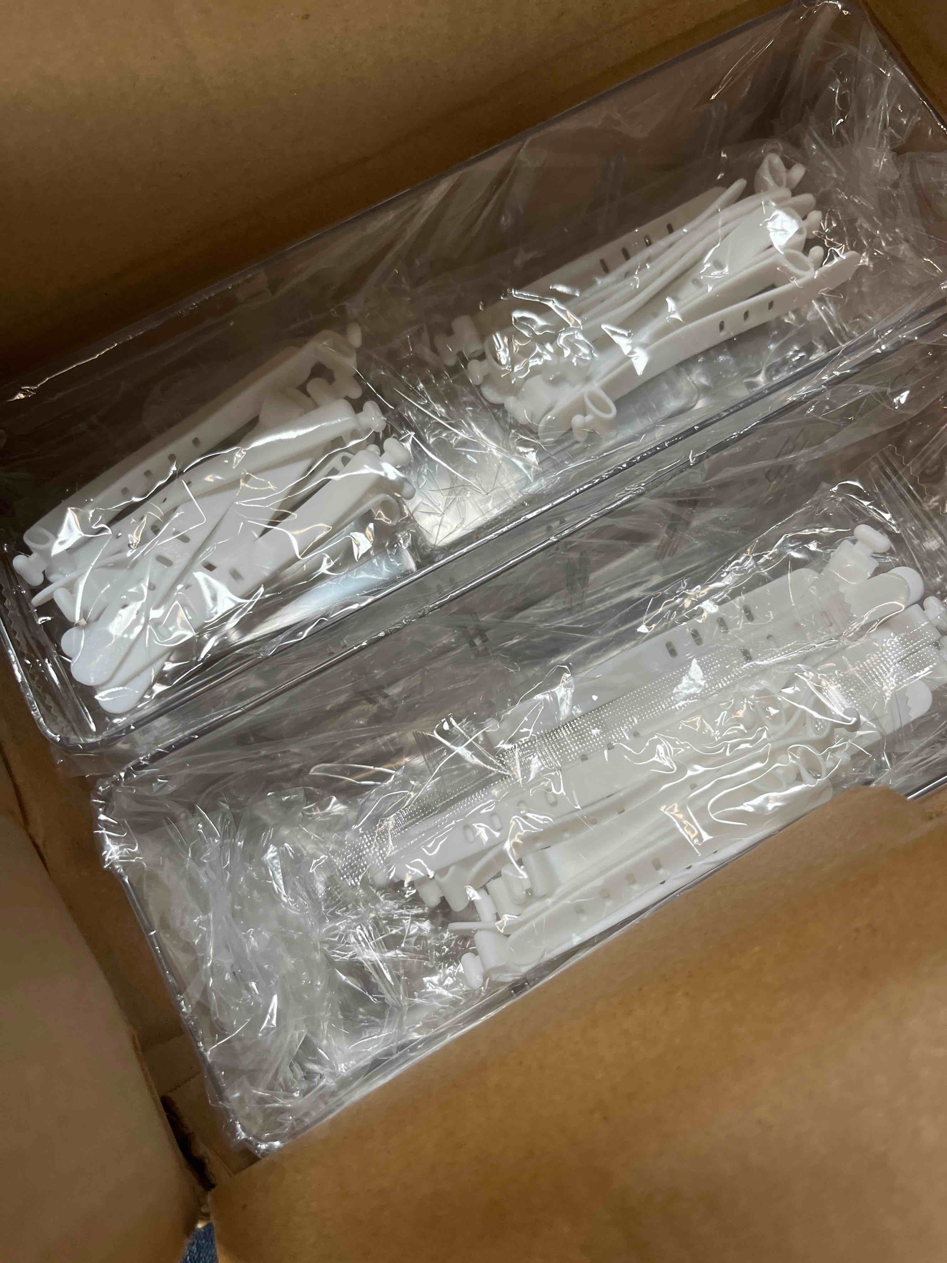 plastic containers 