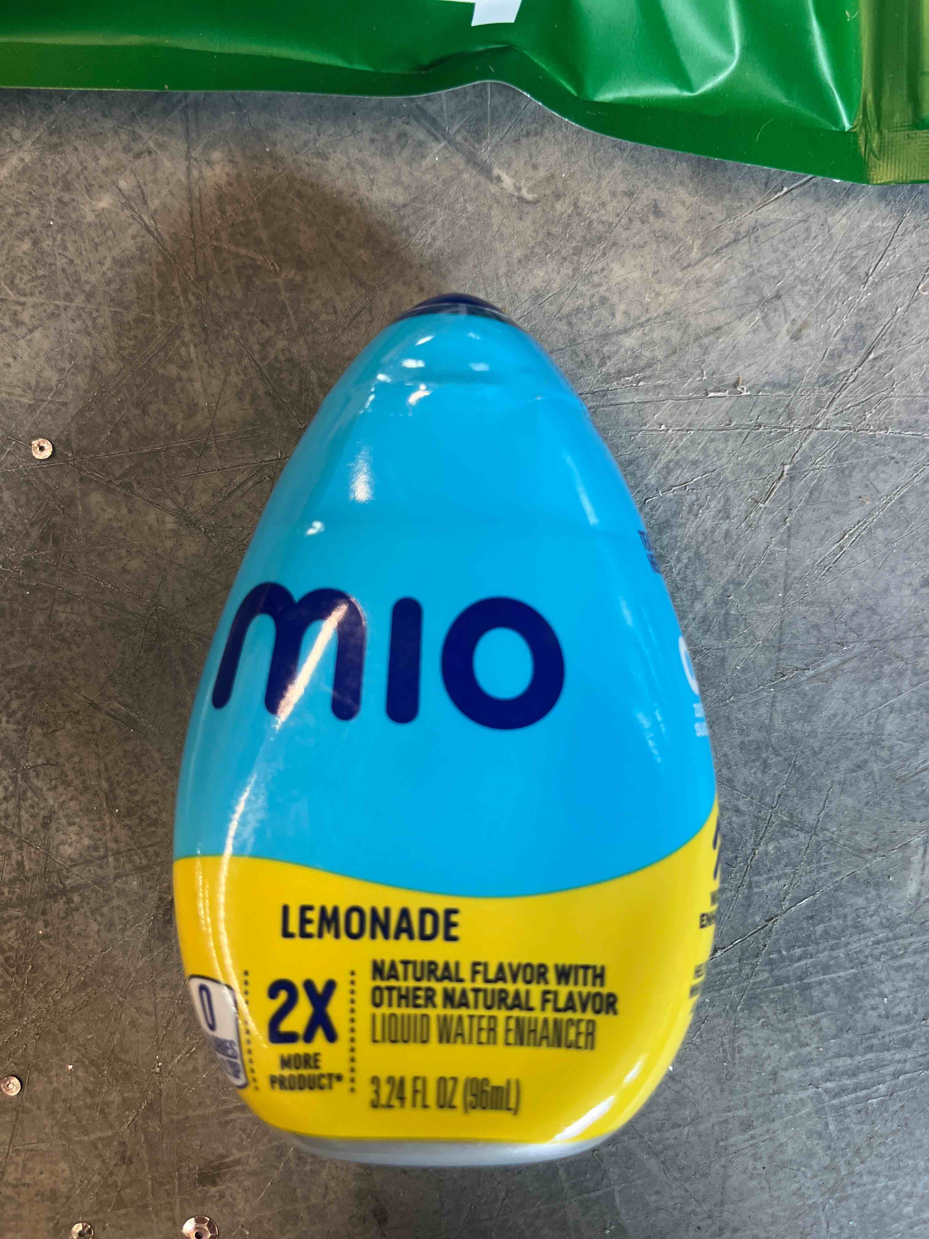 mio Lemonade Naturally Flavored with other natural flavor Liquid Water Enhancer, 3.24 fl oz Bottle