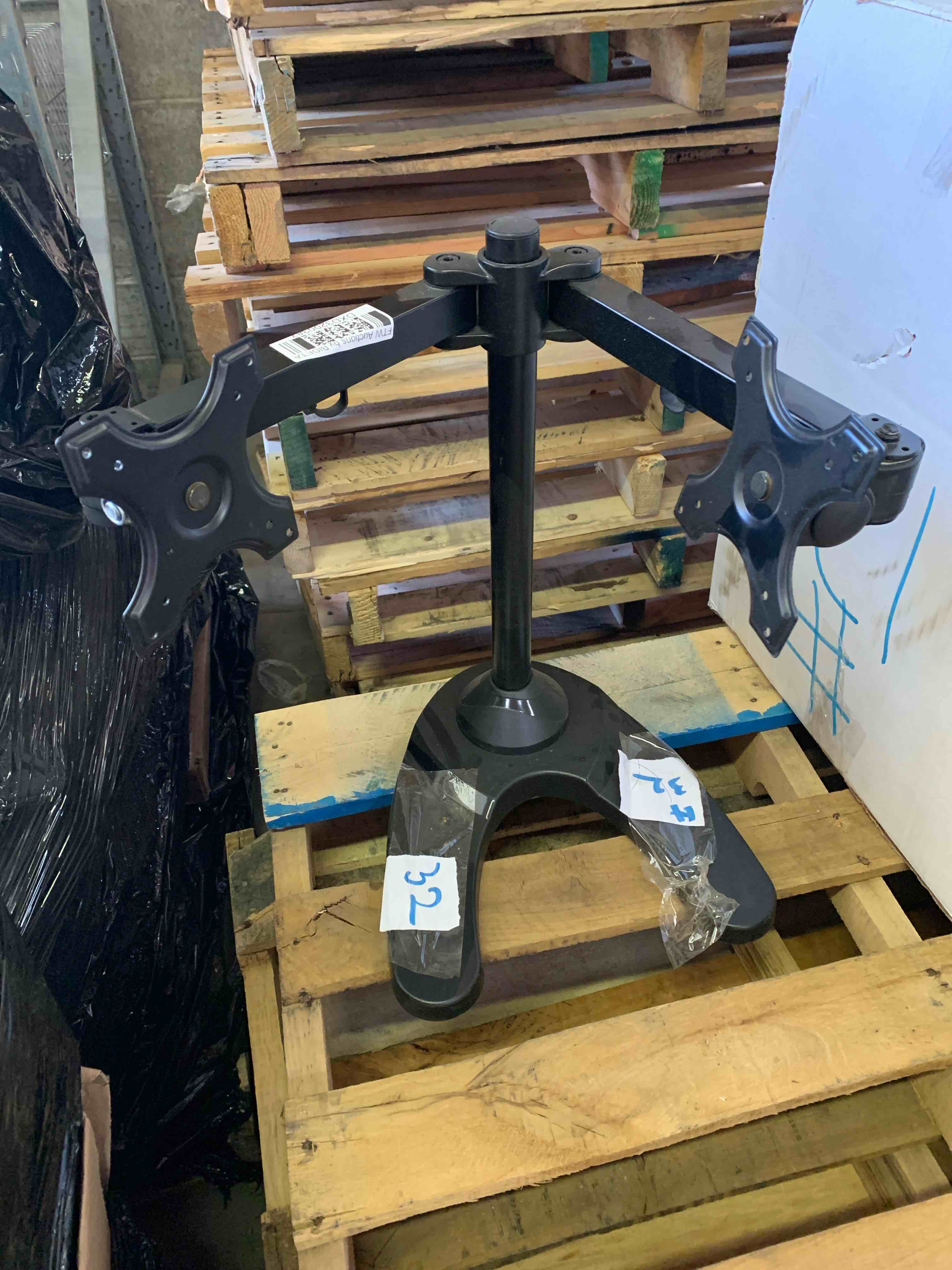 Dual Monitors Stand 