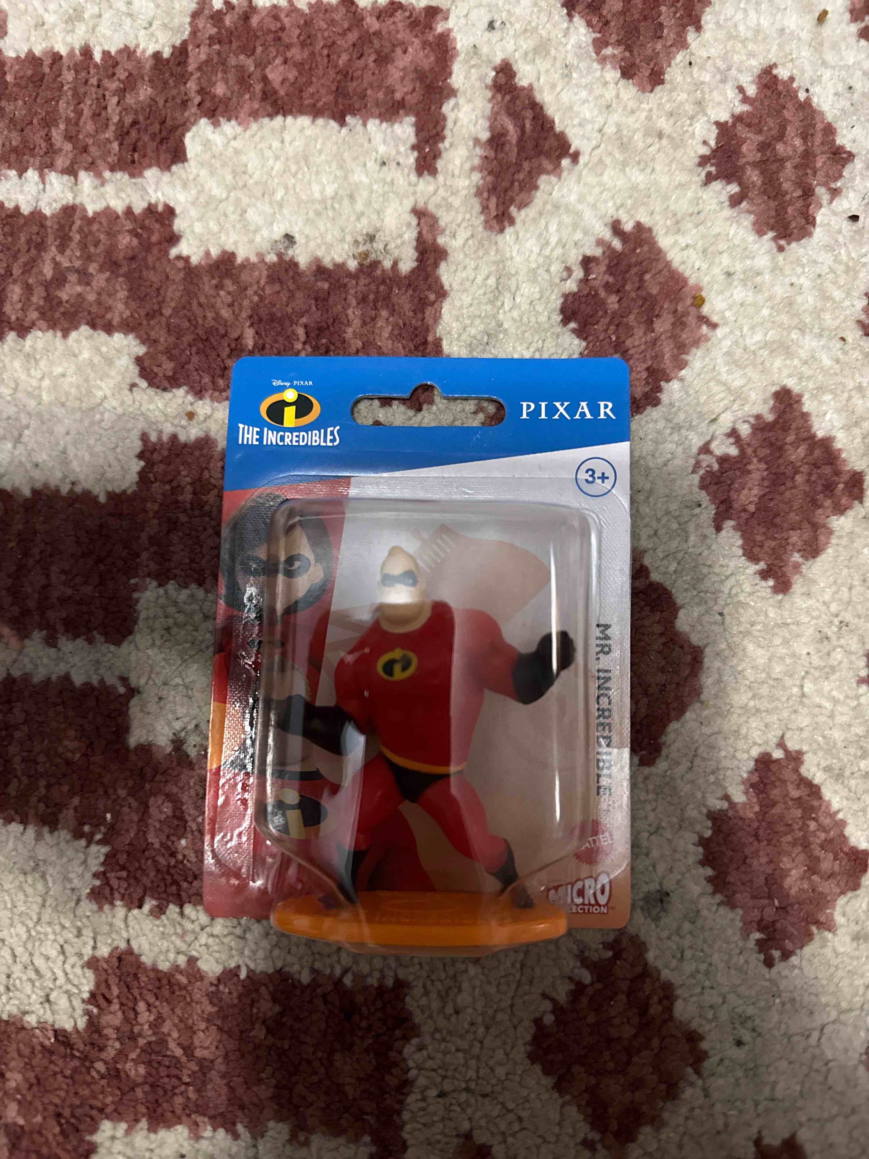 Mr incredible toy figure 