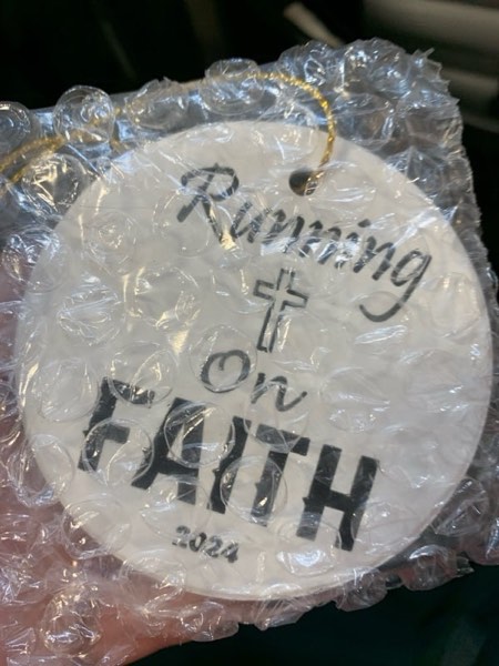 Running on Faith Lover Ornament - Cross Country Gift, Marathon Runner 2024 Christmas Ornament