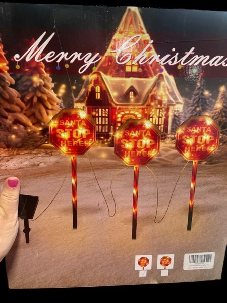 Set of 3 Solar Christmas Lights Decorations, Santa Stop Here Sign Outdoor, 8 Modes Solar Pathway Christmas Stakes Lights, Outdoor Christmas Decor for Garden, Yard, Porch (Without Snow)