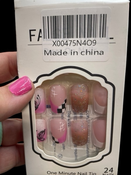 OCOUYVD Butterfly Press On Nails Medium Square Glitter False Nails with Black White Checker Designs, Rose Red Pink Glossy French Tip, 24 Pieces (1 Set)