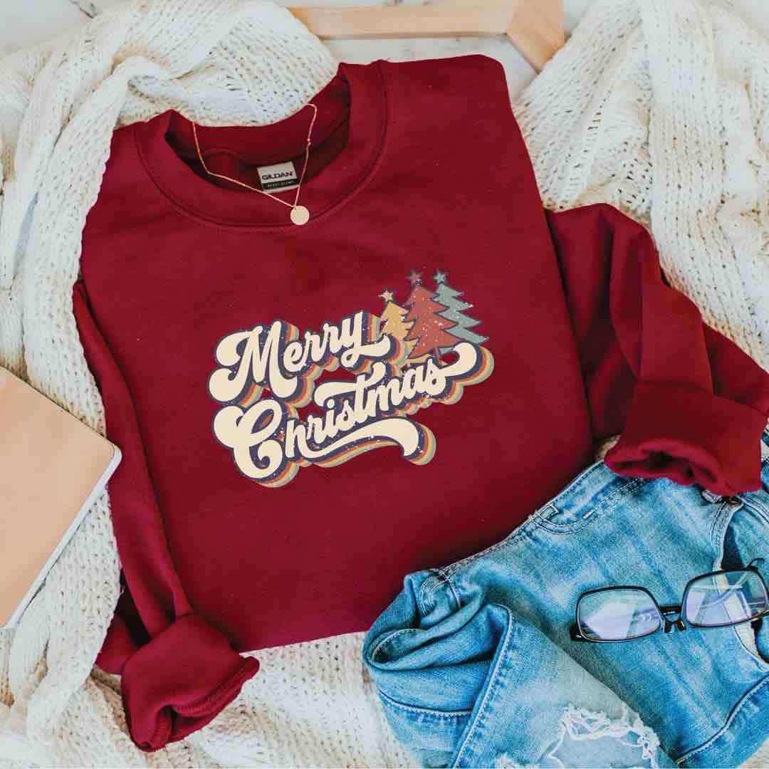 IZYJOY Vintage Merry Christmas Sweatshirts Women Xmas Tree Graphic Oversized Sweater Funny Crewneck Long Sleeve Pullover Top (Red,Large)