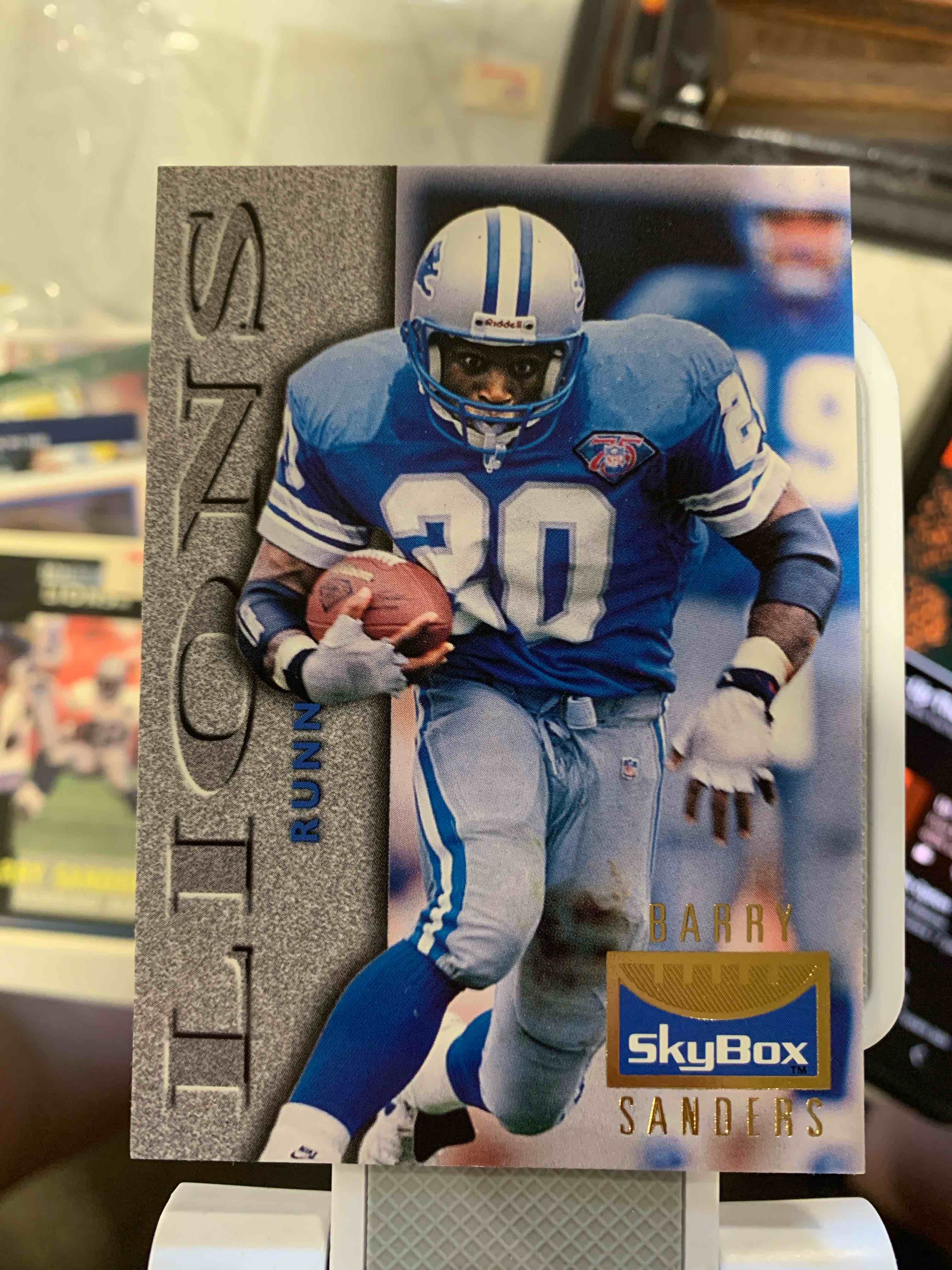 1995 Skybox Premium Barry Sanders card #42 B11