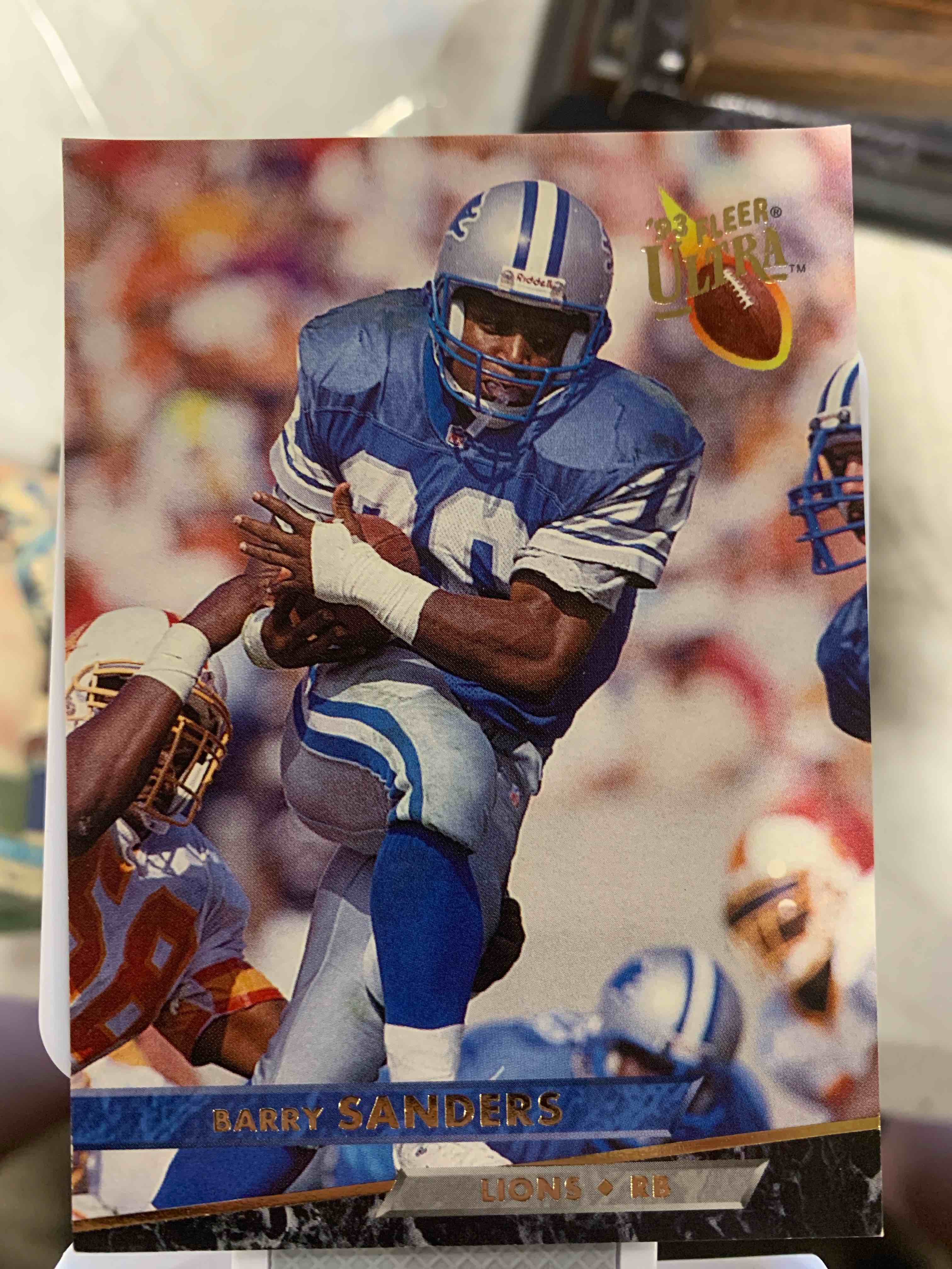 1993 FLEER ULTRA #135  BARRY SANDERS    FOOTBALL CARD
