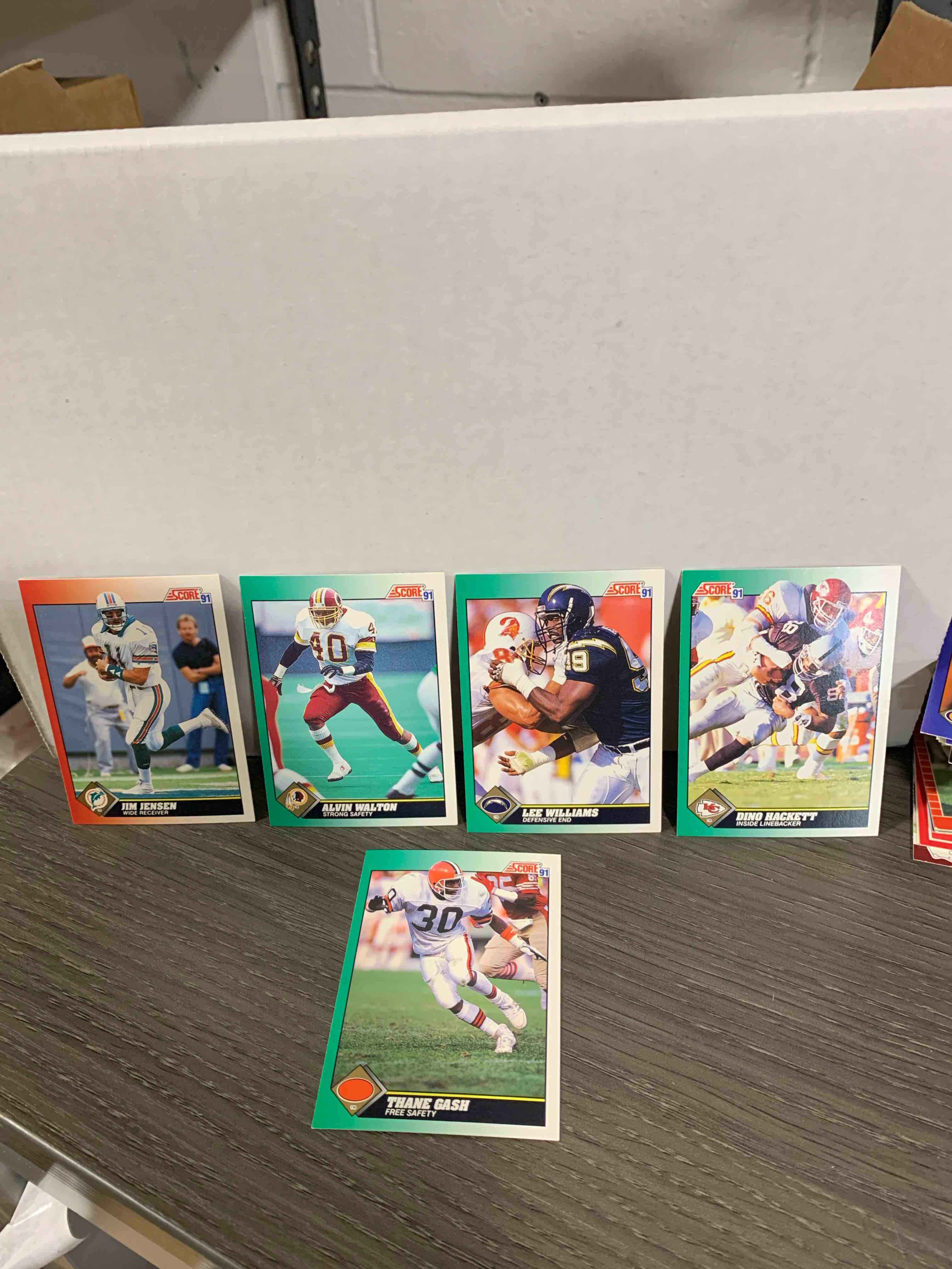 5 Card Lot Of NFL Cards