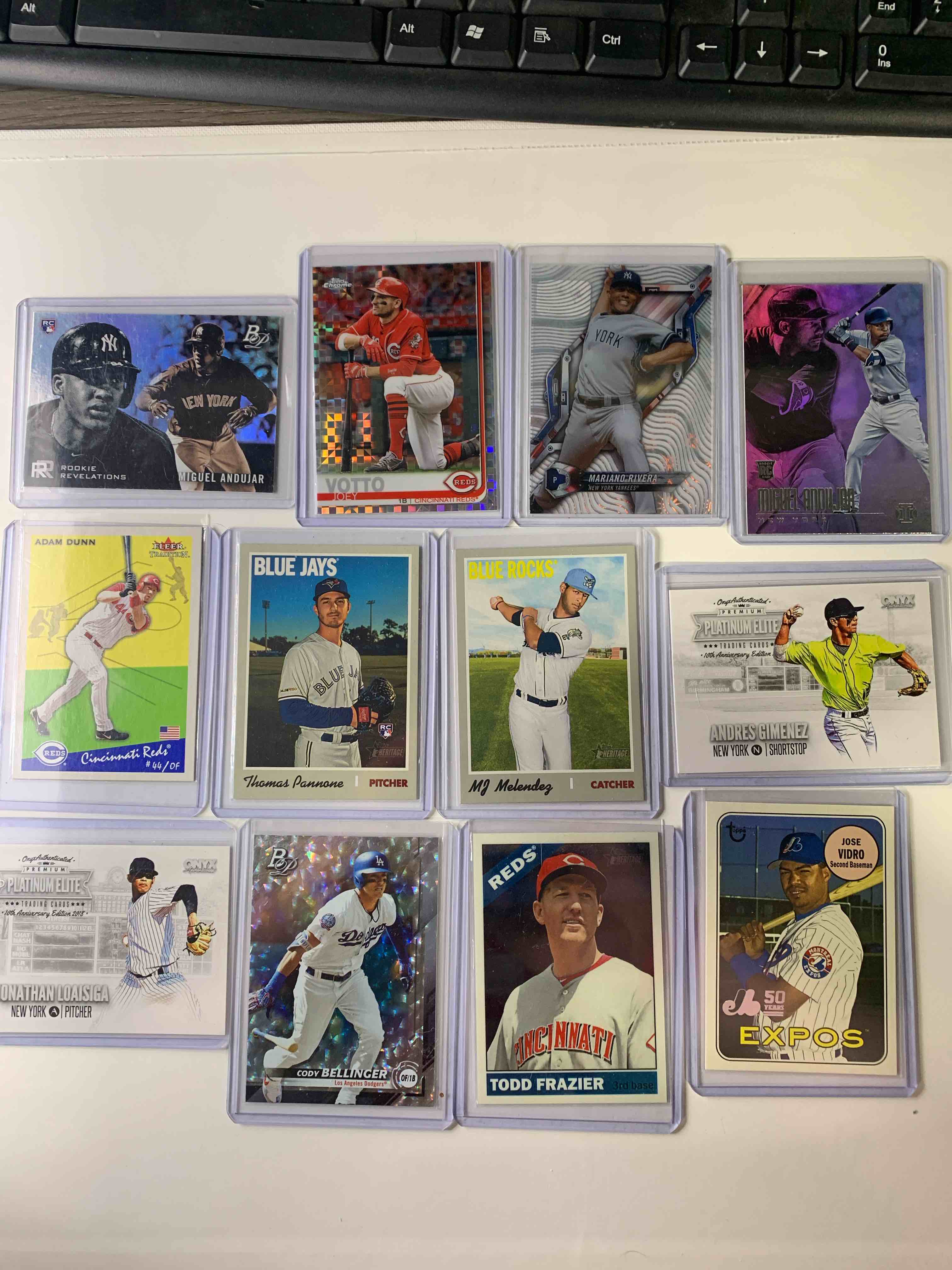 12 Card Baseballs Card Lot