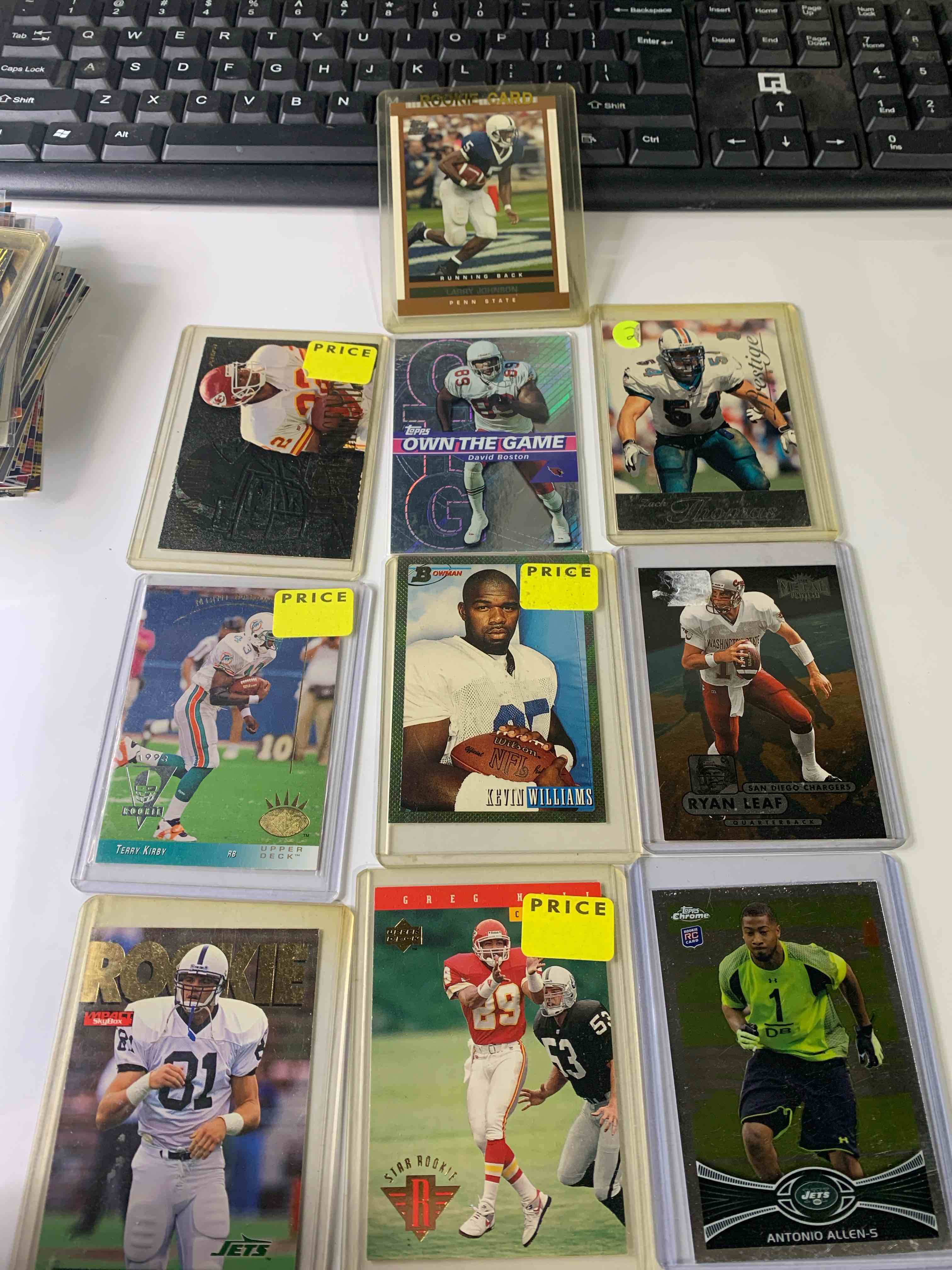 Lot of 10 NFL Cards 
