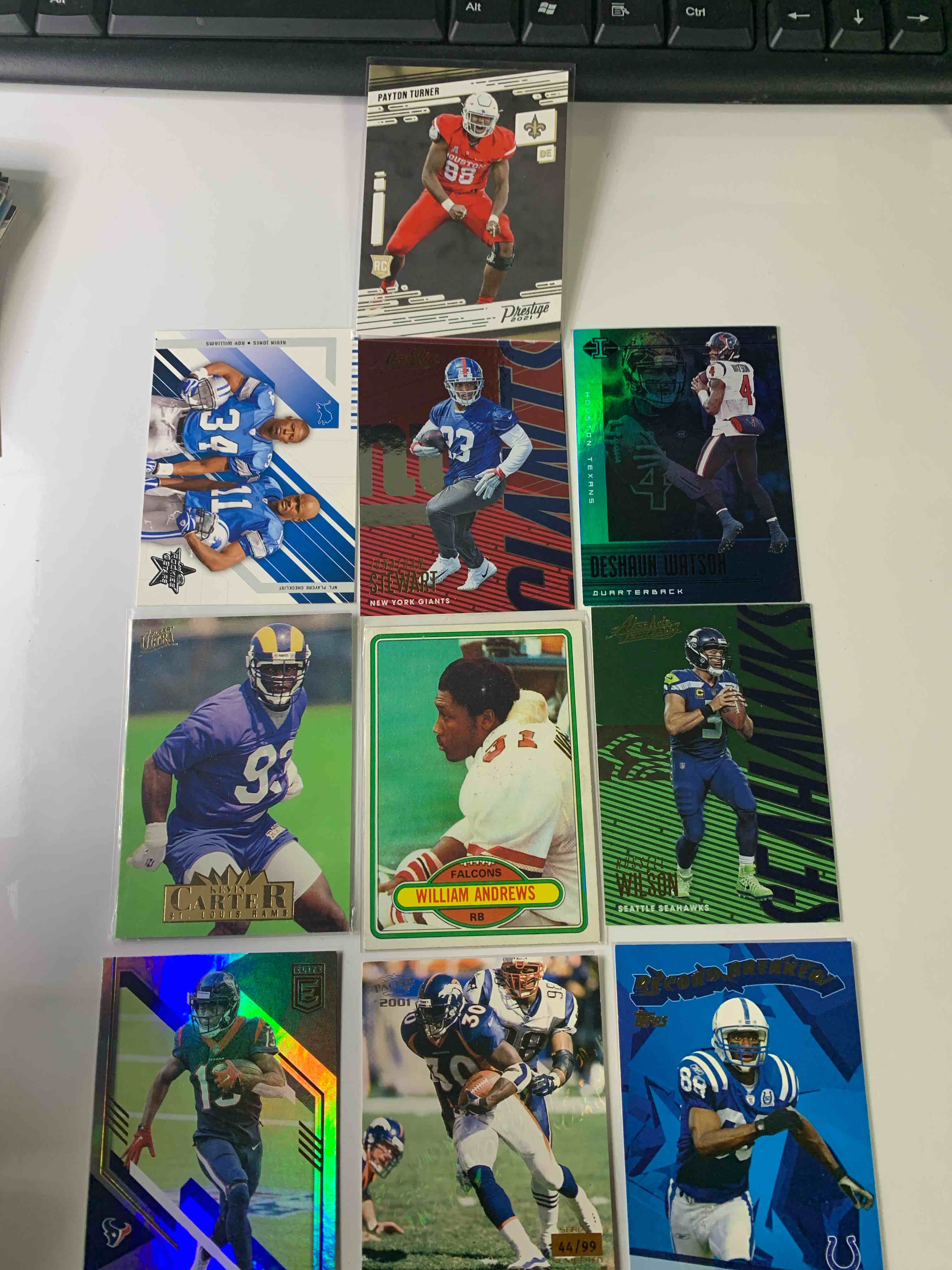 Lot of 10 NFL Cards 