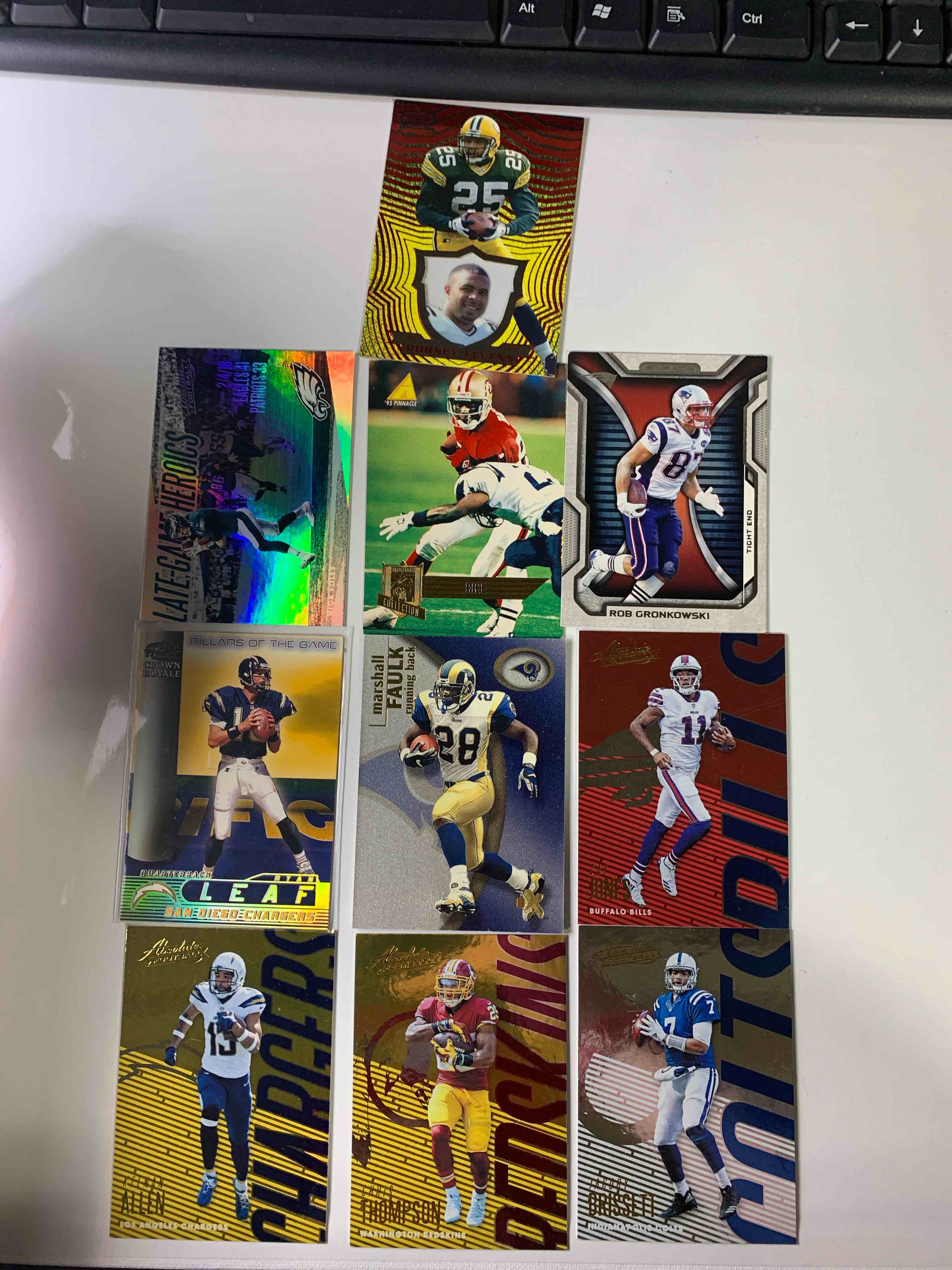 Lot of 10 NFL Cards 