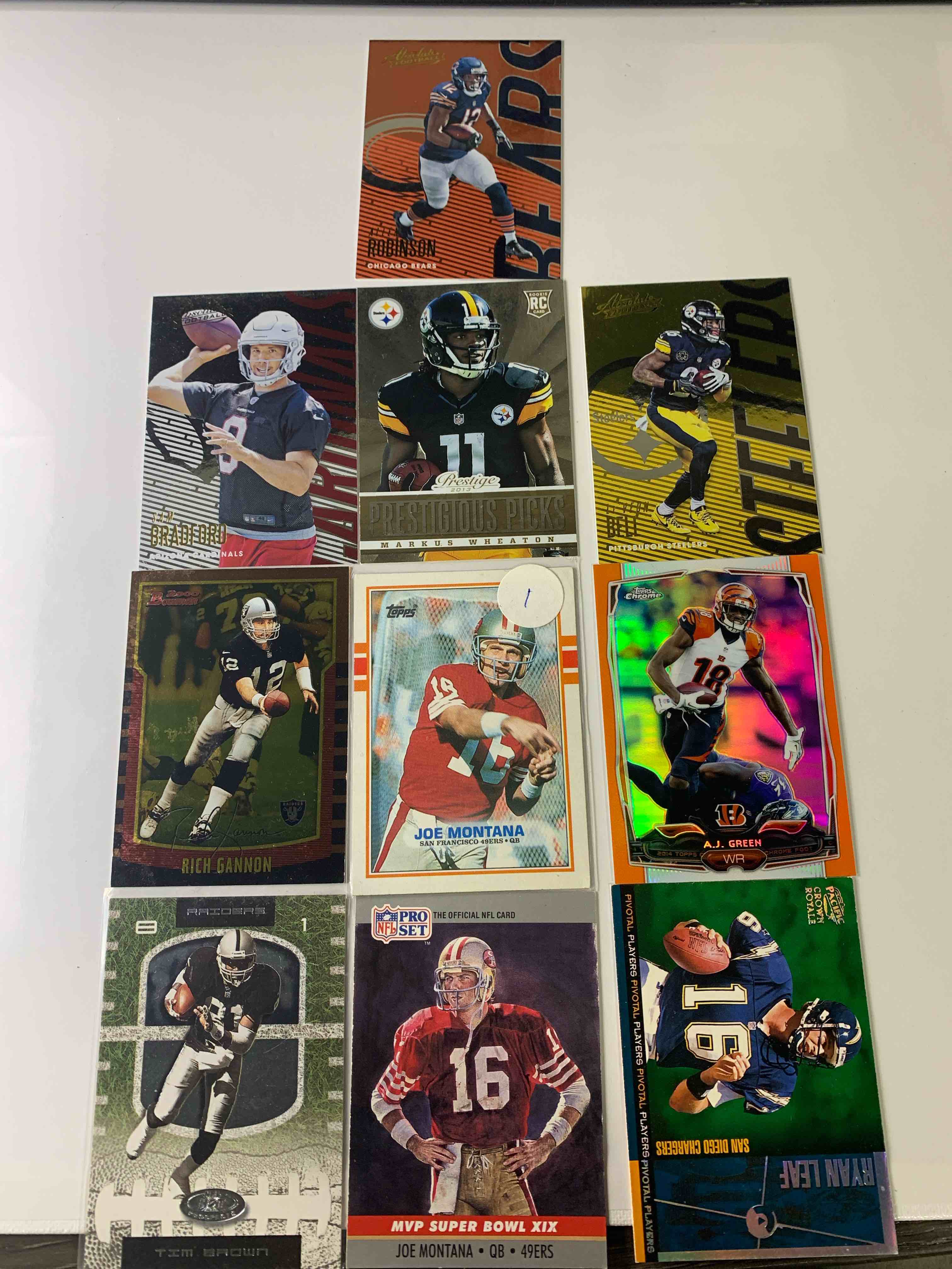 Lot of 10 NFL Cards 