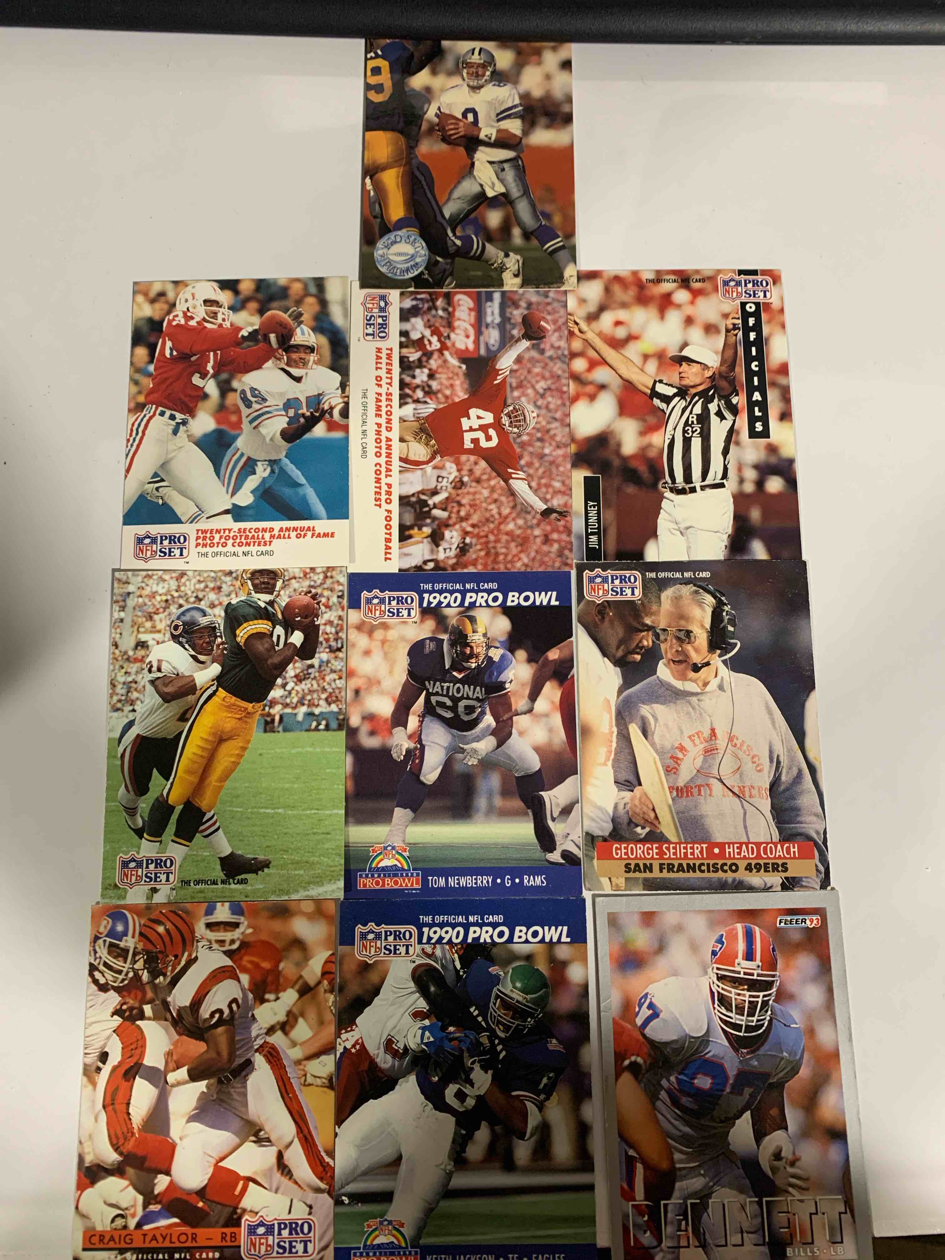 Lot of 10 NFL Cards 