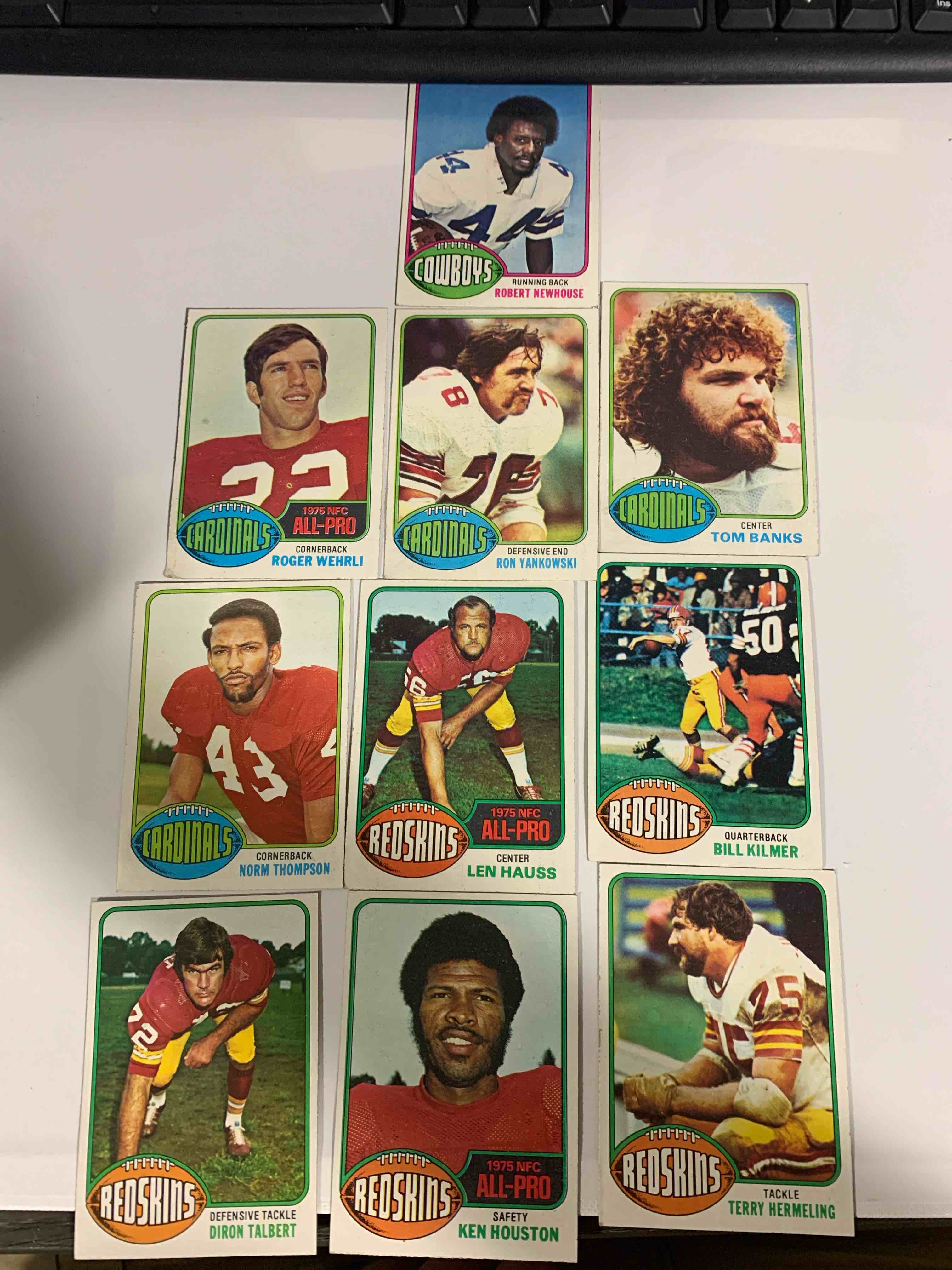 Lot of 10 NFL Cards 