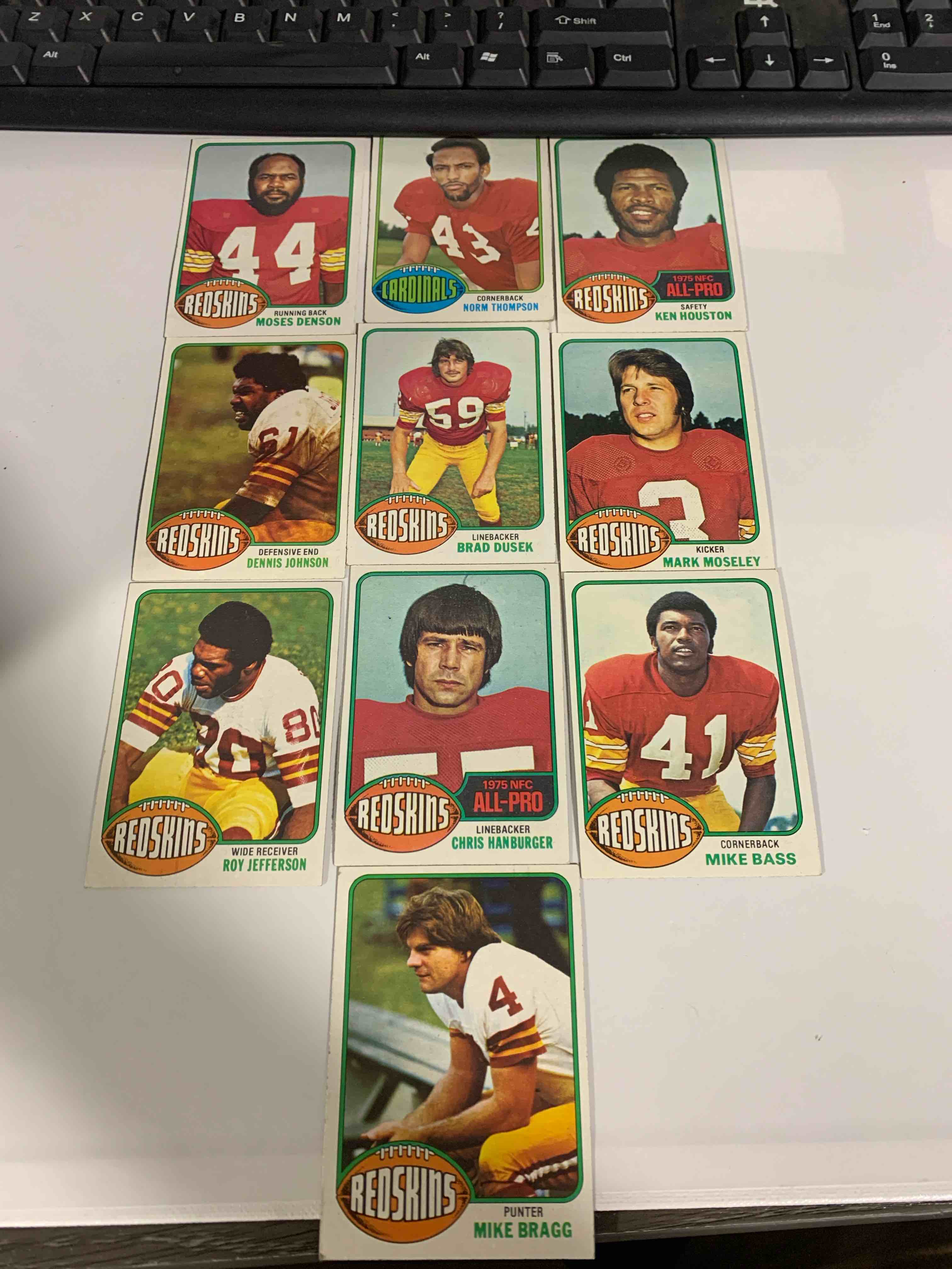 Lot of 10 NFL Cards 