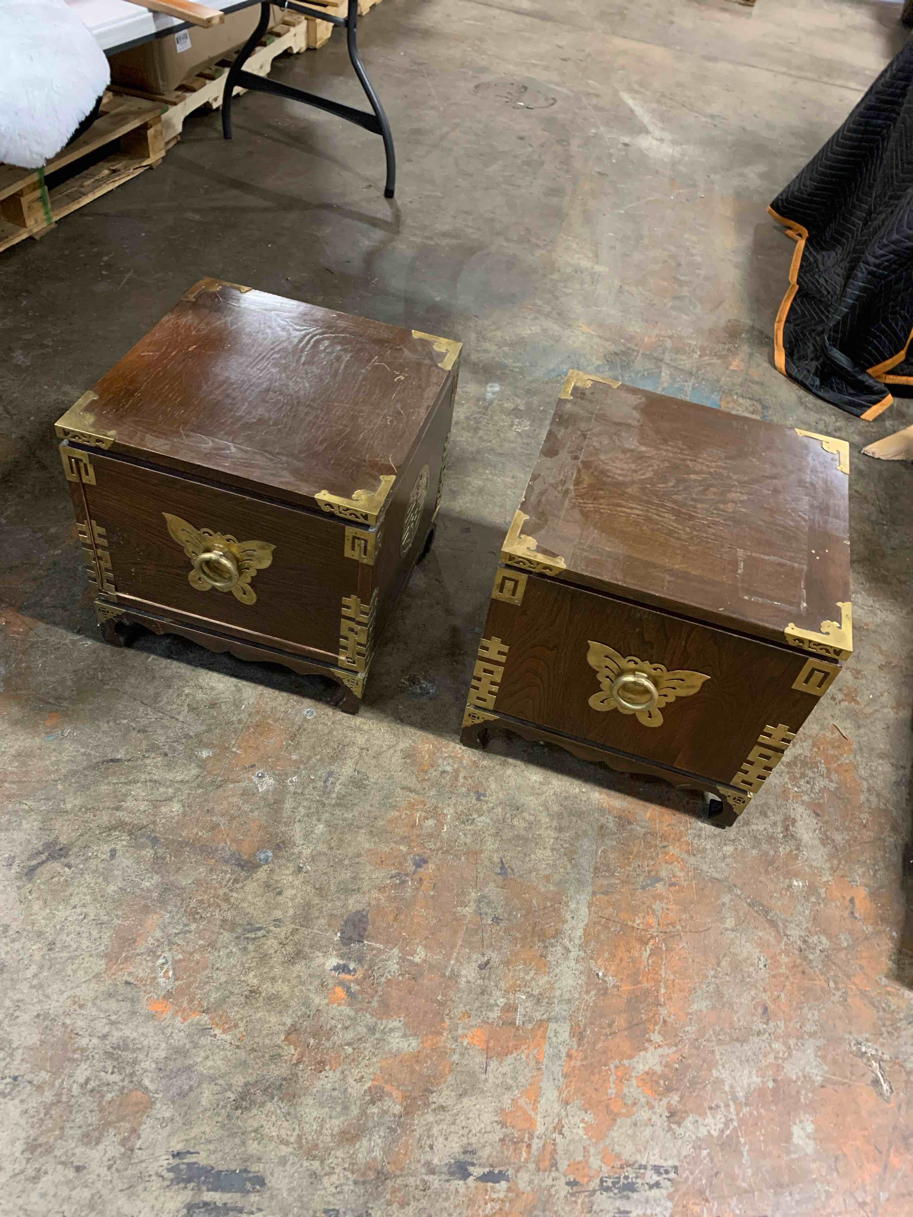 2 End Tables 