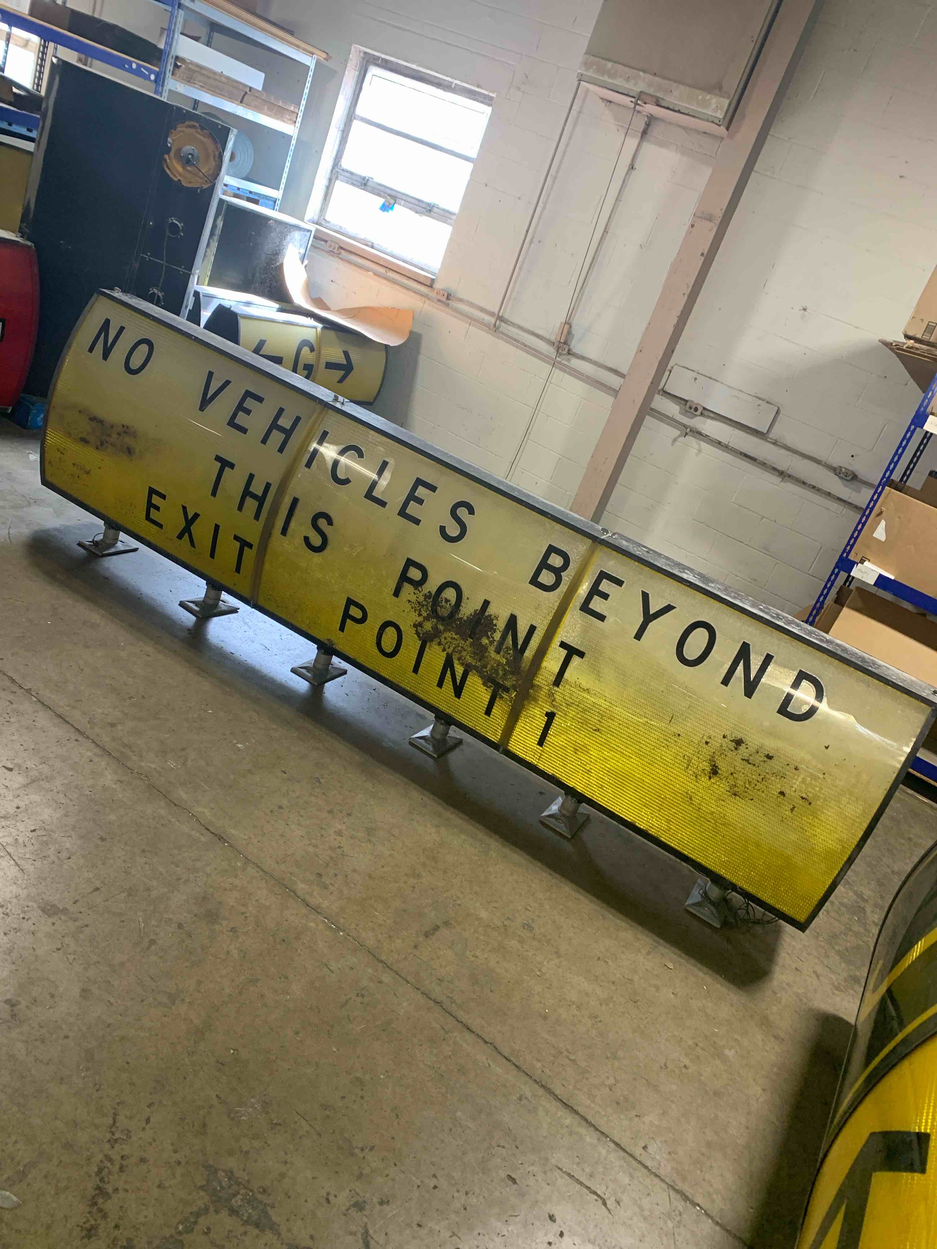 (TRUCK REQUIRED) Taxi Way Sign