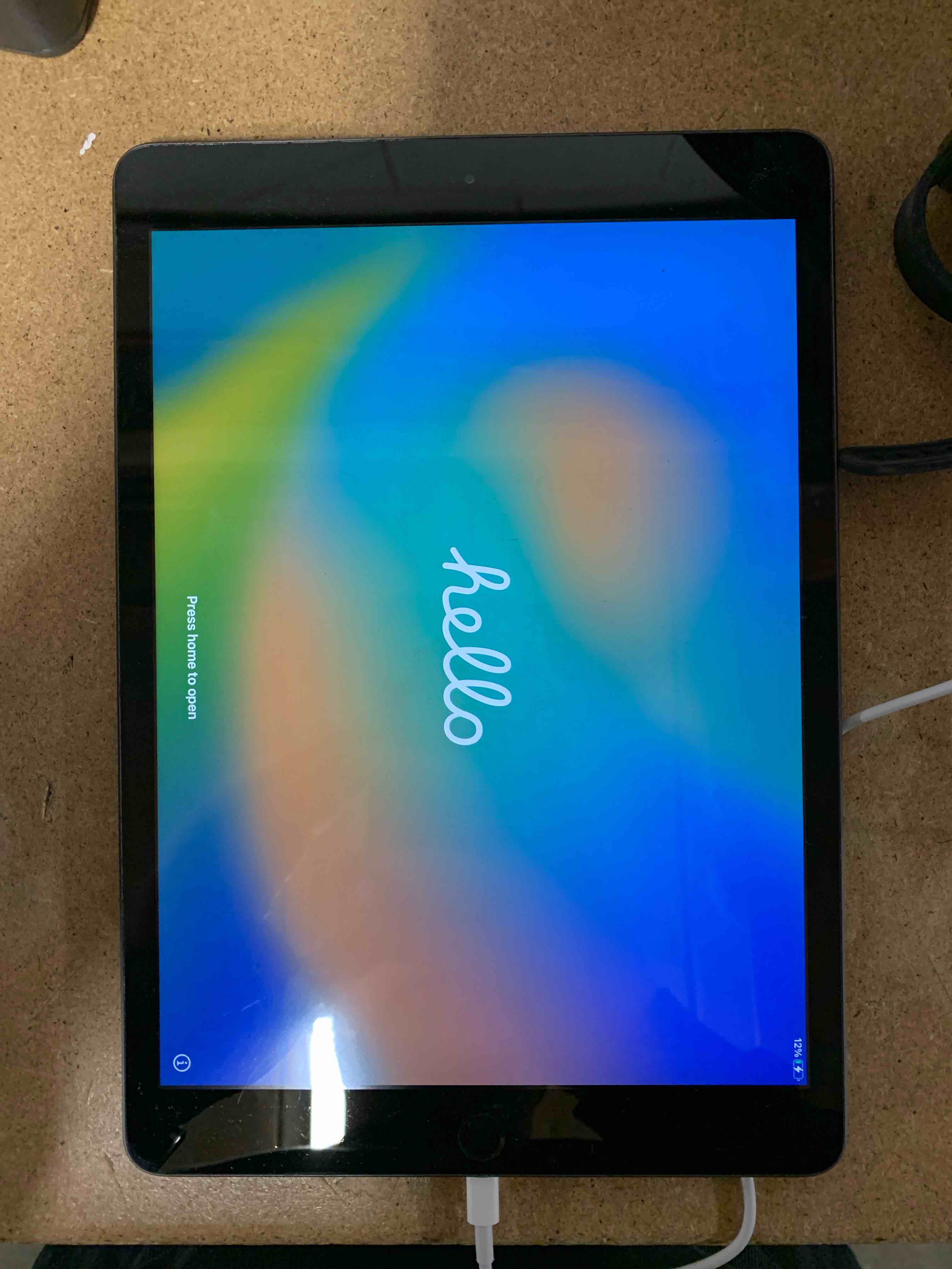 ( WORKING ) Apple 2019 iPad (10.2-inch, Wi-Fi, 32GB) - Space Gray (Renewed Premium)