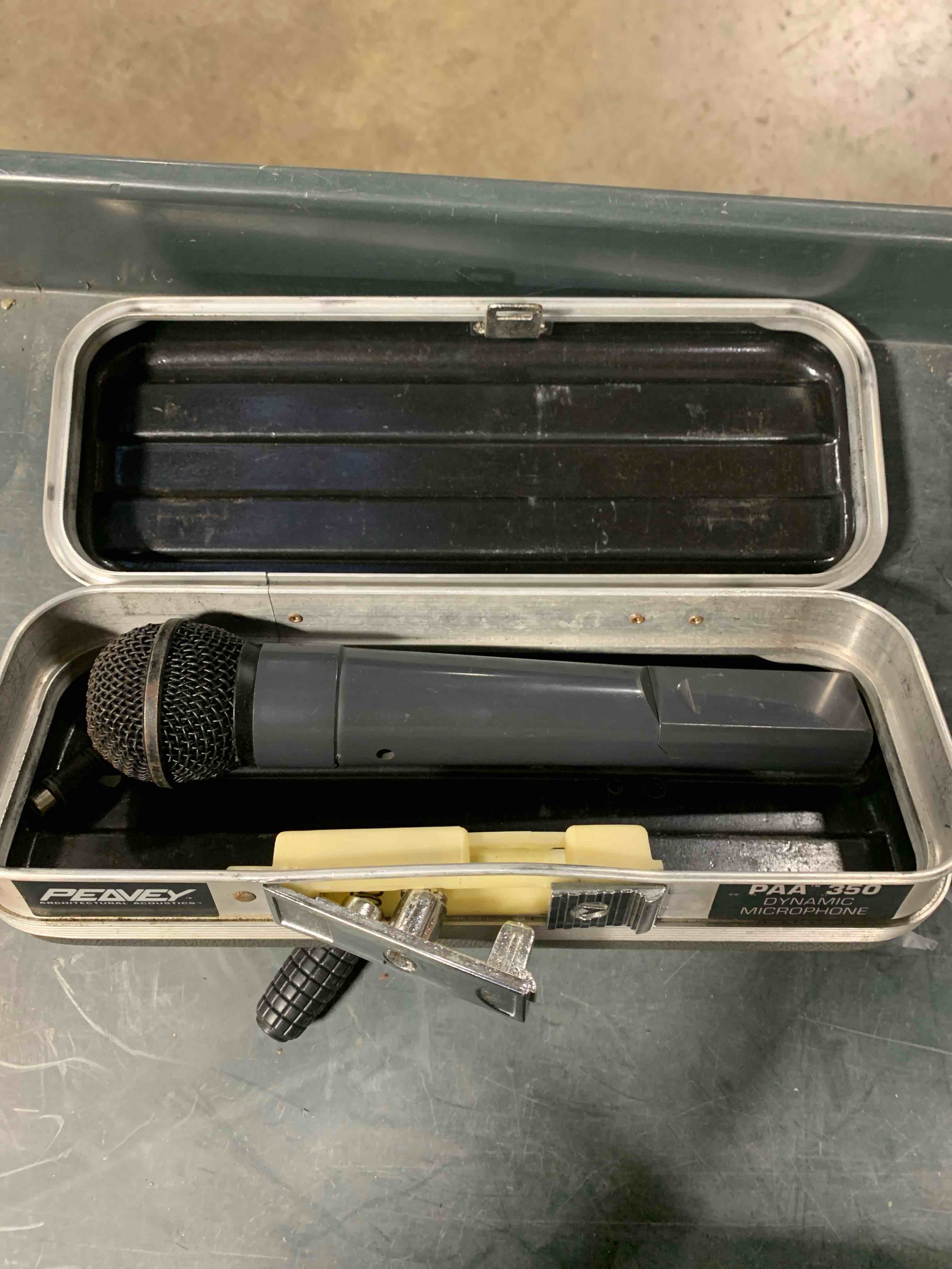 PAA 350 Dynamic Microphone