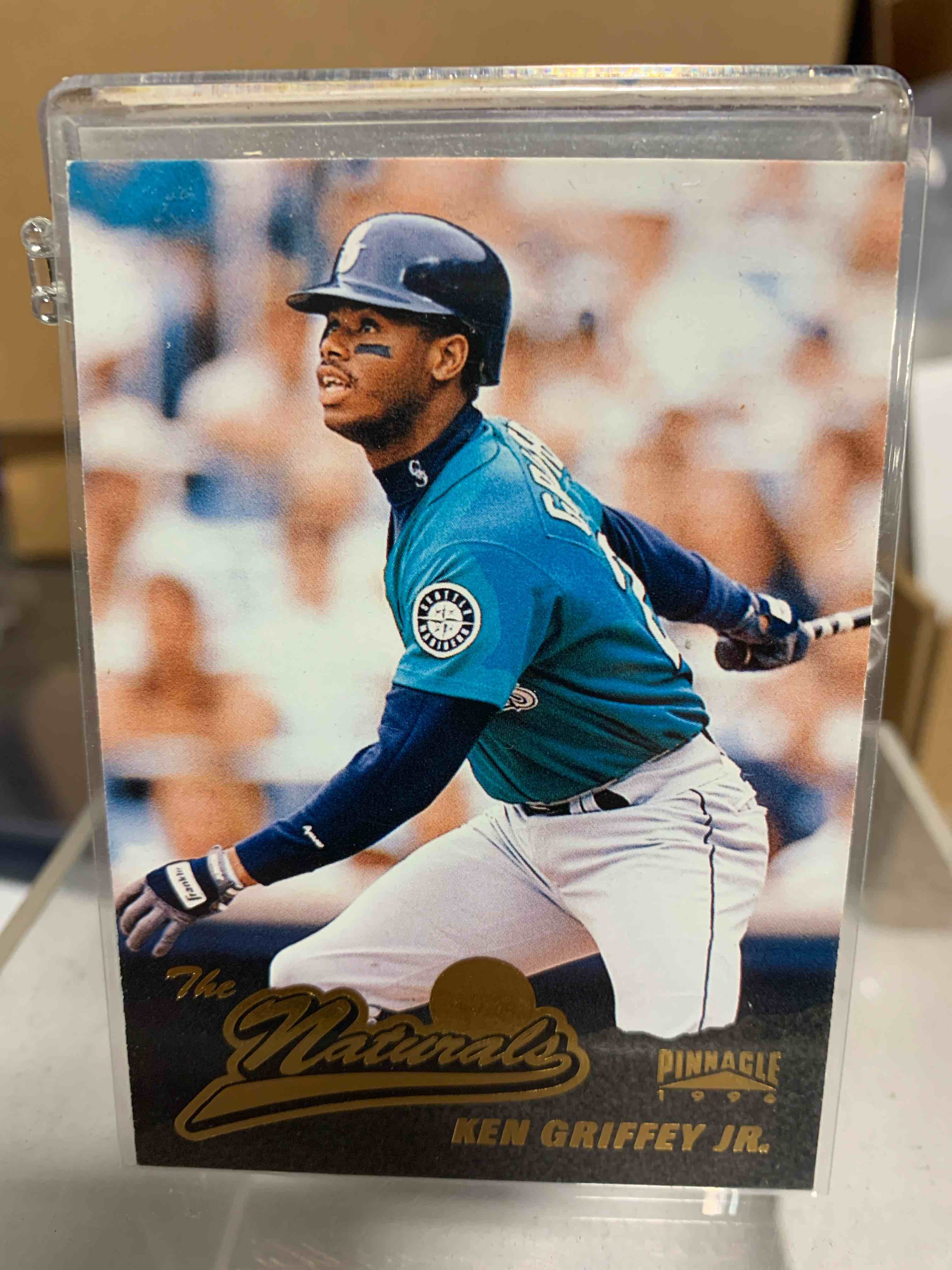 1996 Pinnacle The Naturals #134 Ken Griffey Jr. Seattle Mariners
