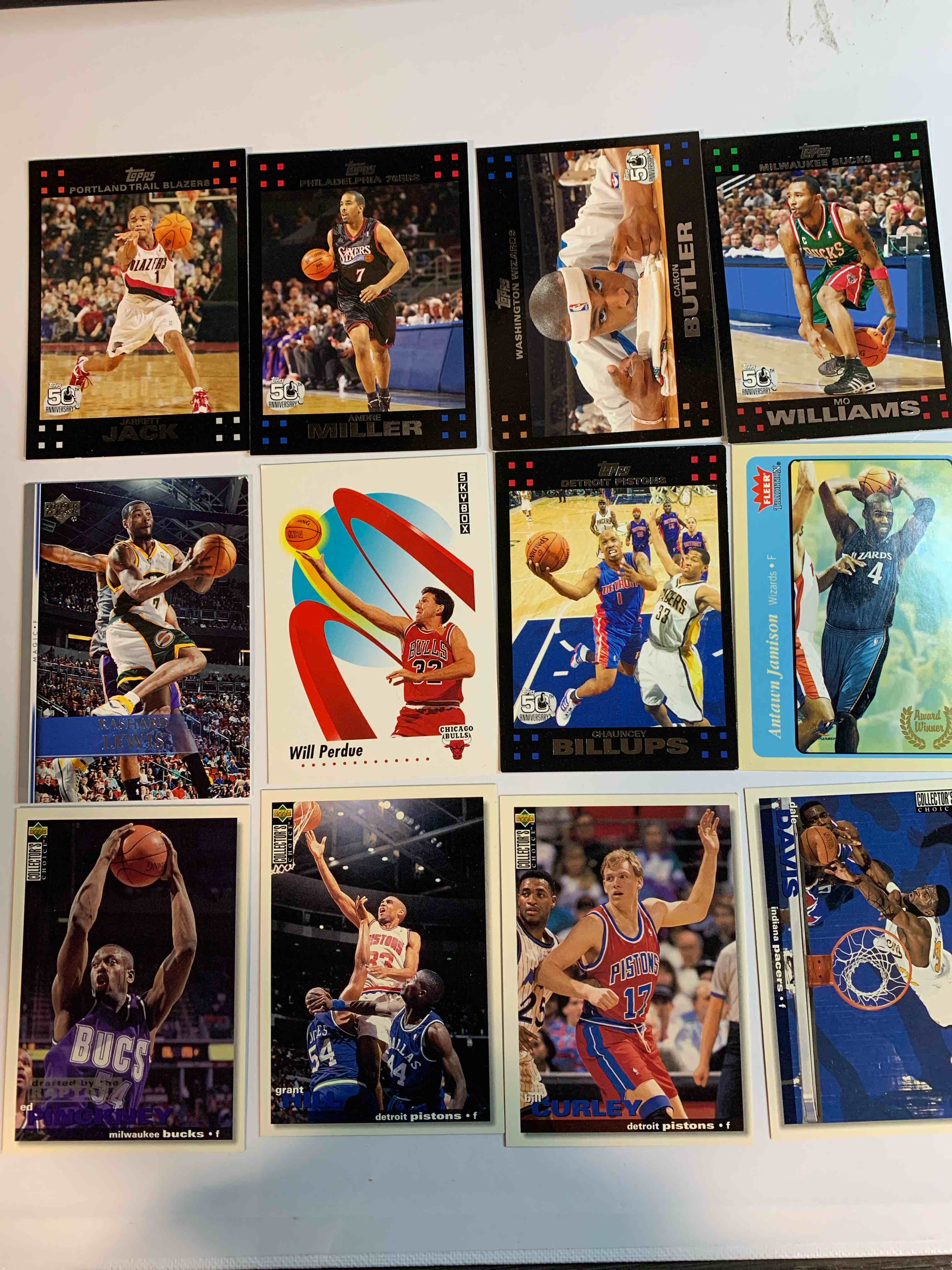 Condition photo showing Good Condition for 12 Basketball Card Lot