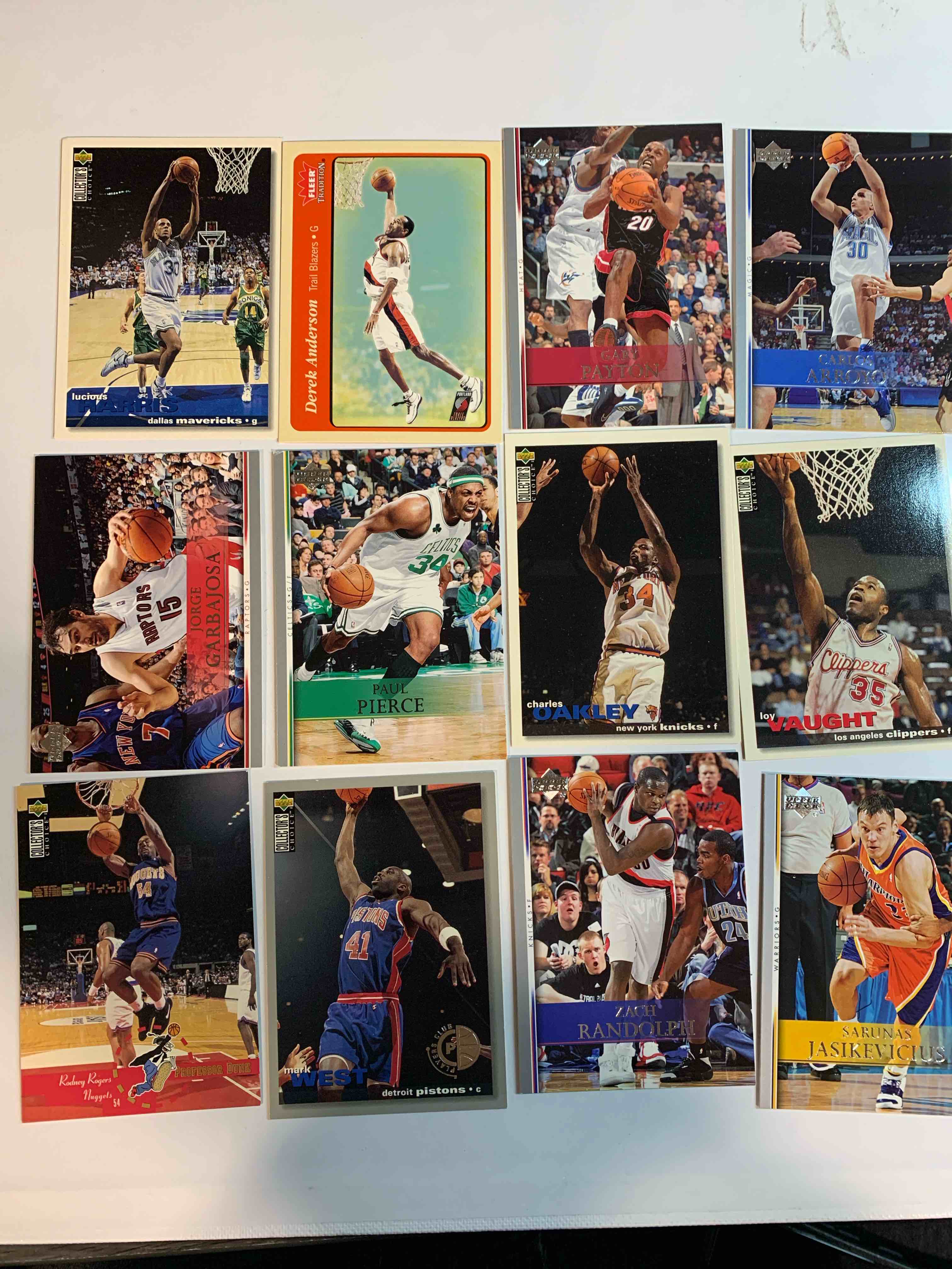 Condition photo showing Good Condition for 12 Basketball Card Lot