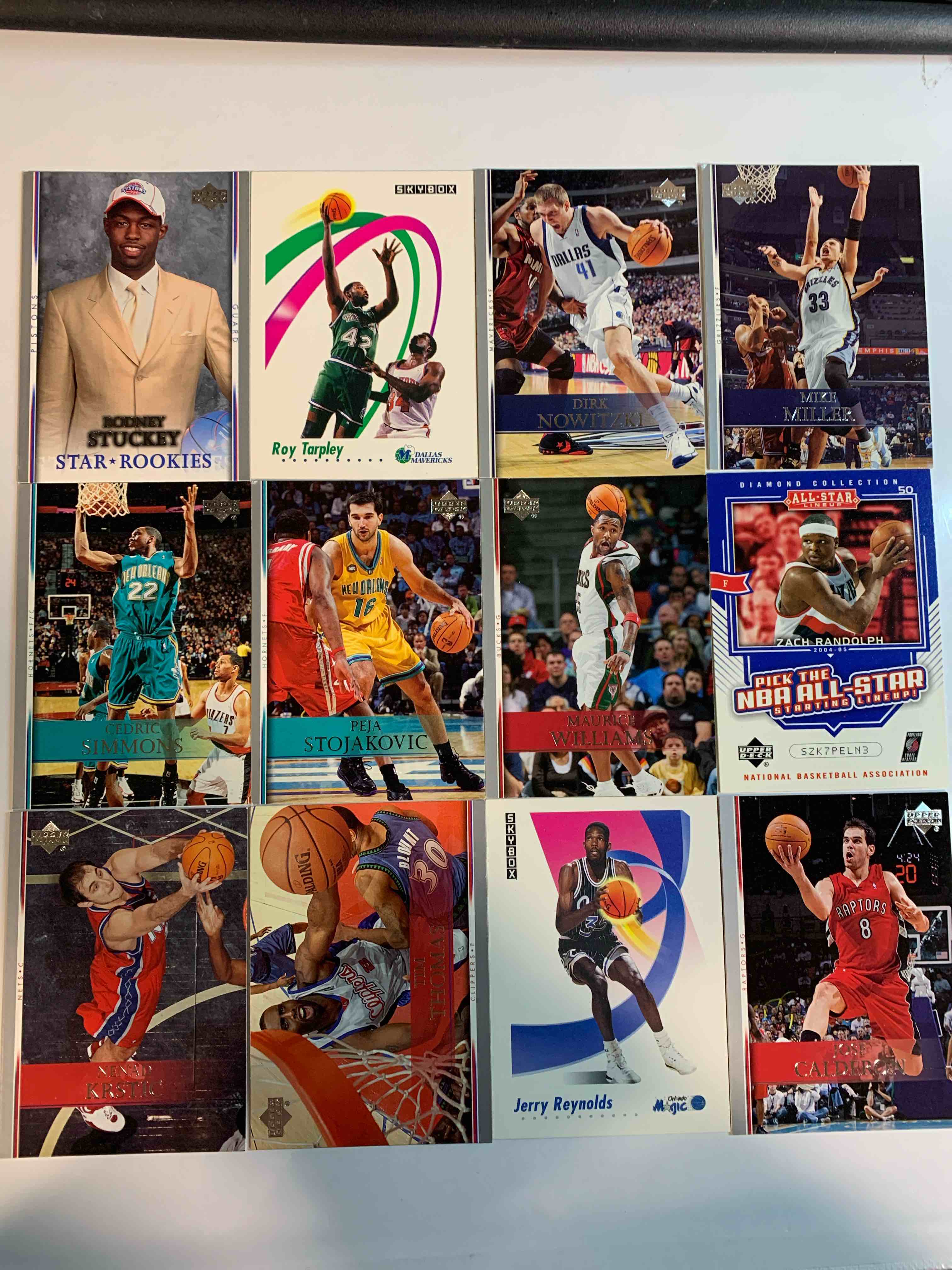 Condition photo showing Good Condition for 12 Basketball Card Lot