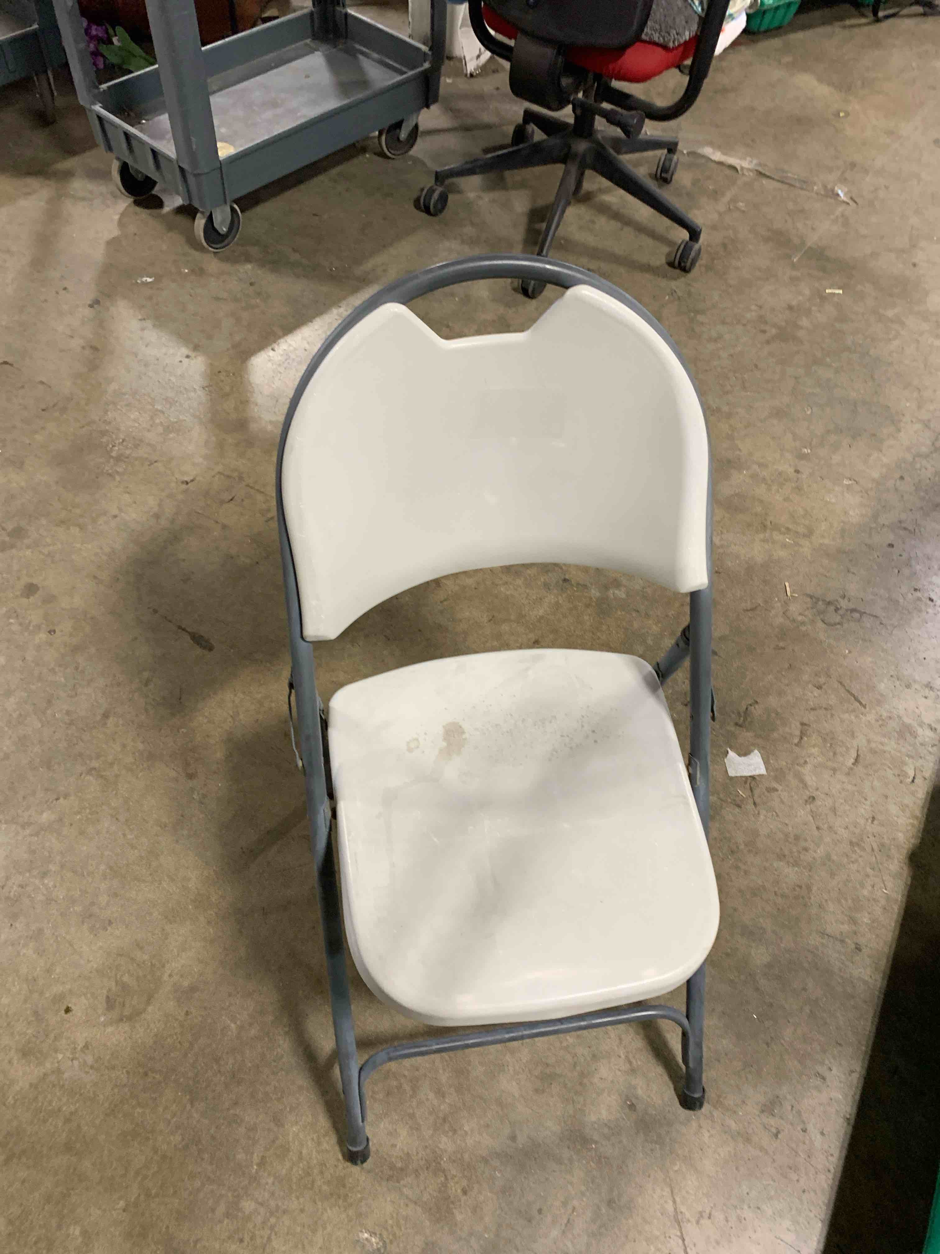 folding chair 