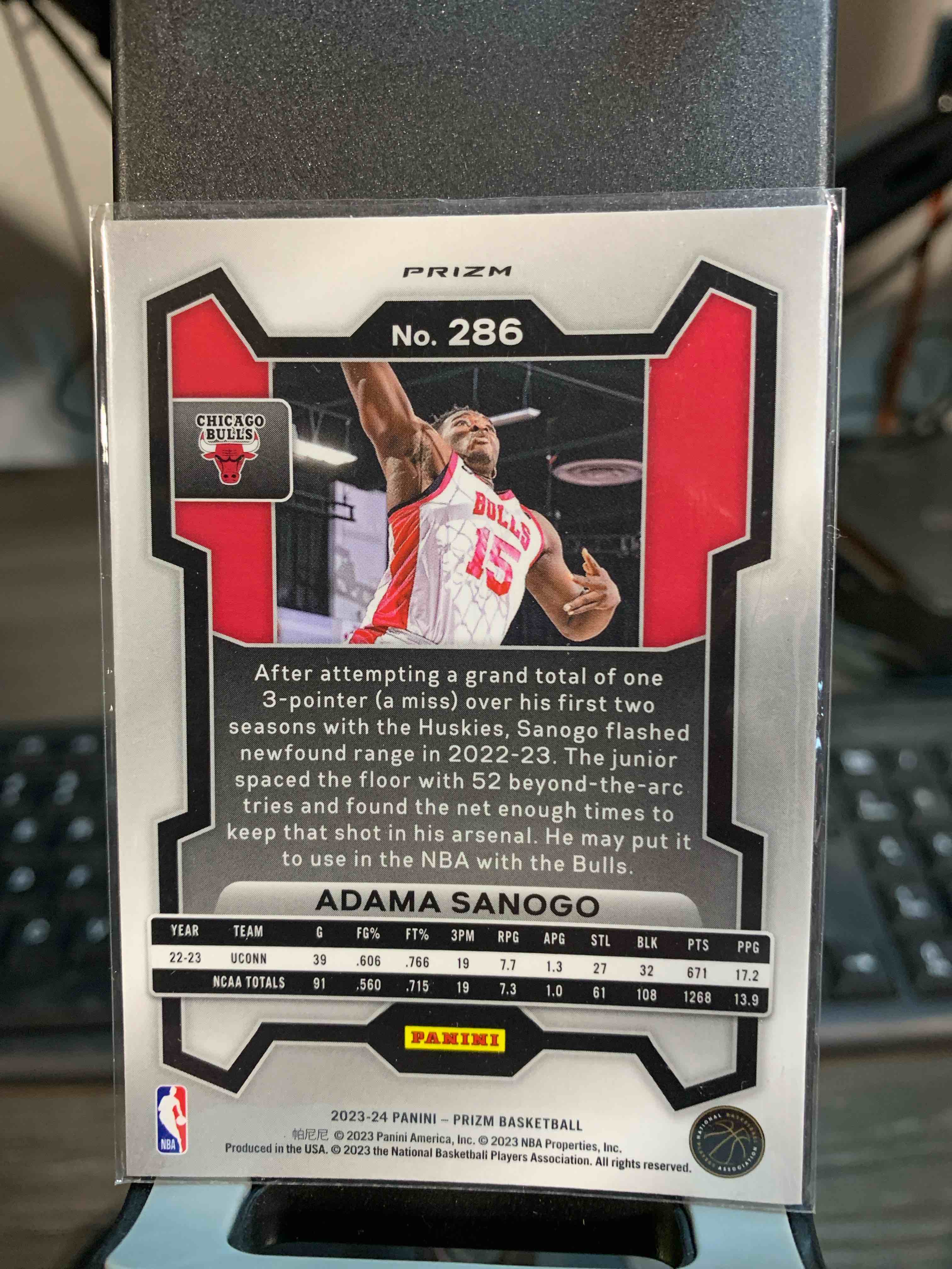 Condition photo showing Good Condition for 2023-24 Adama Sanogo Red Cracked Ice Prizm RC No.286 - Chicago Bulls