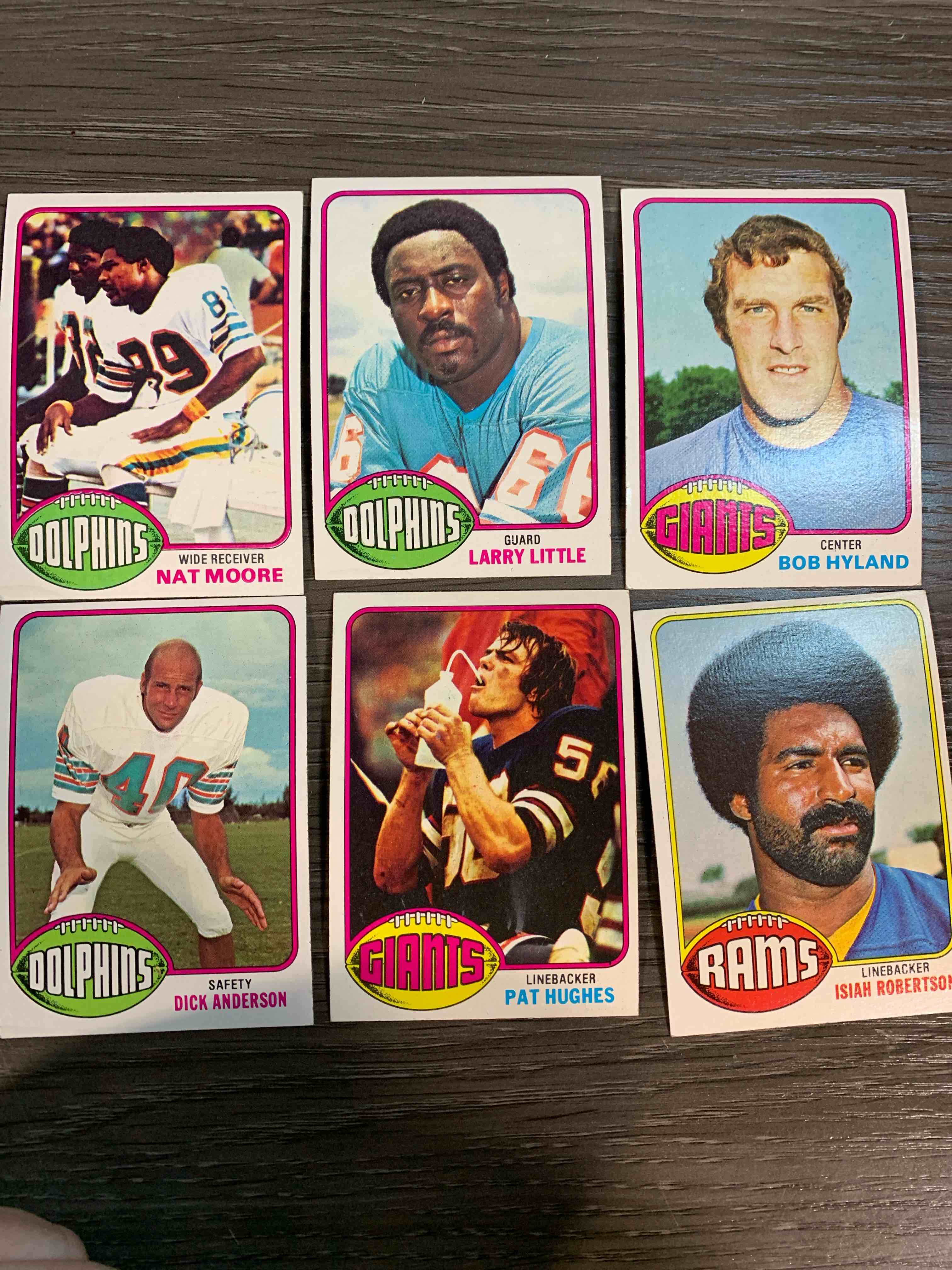 Condition photo showing Good Condition for 1976 Topps Football Card Lot 