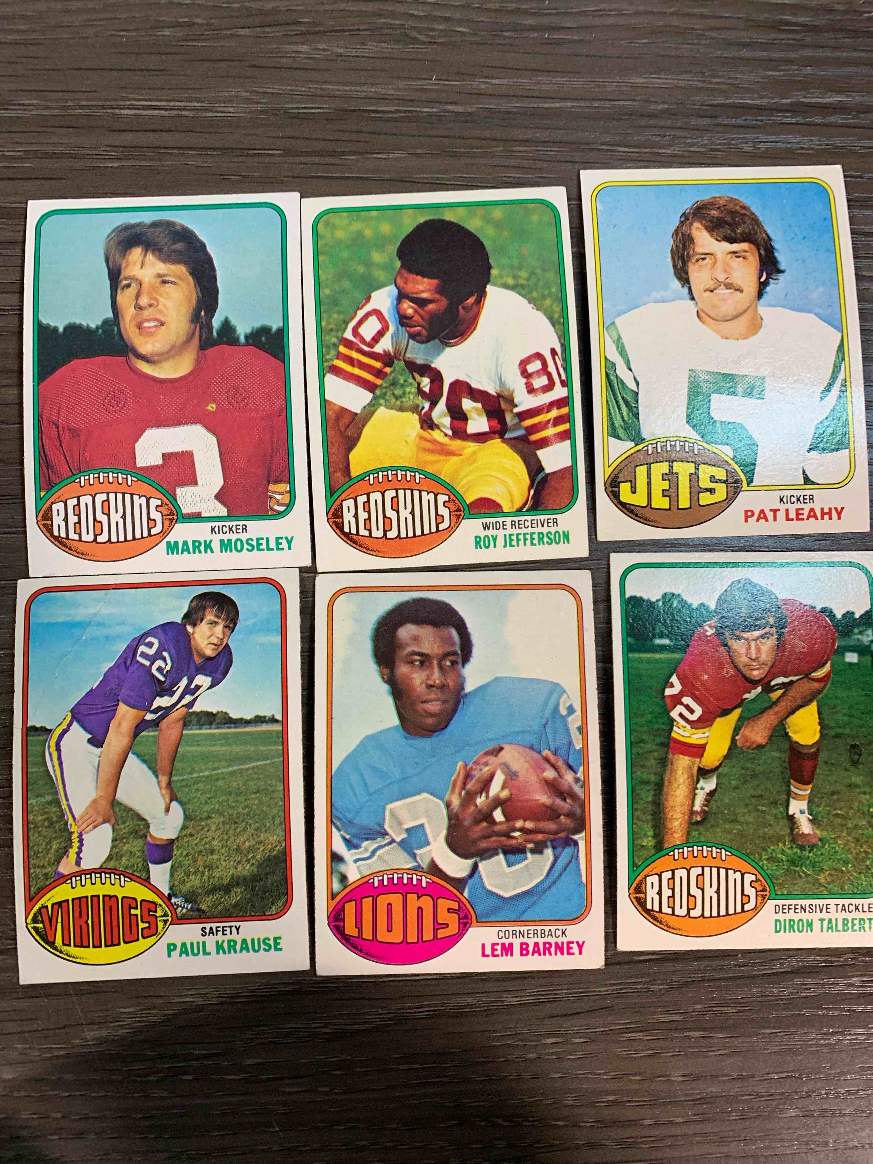 Condition photo showing Good Condition for 1976 Topps Football Card Lot 