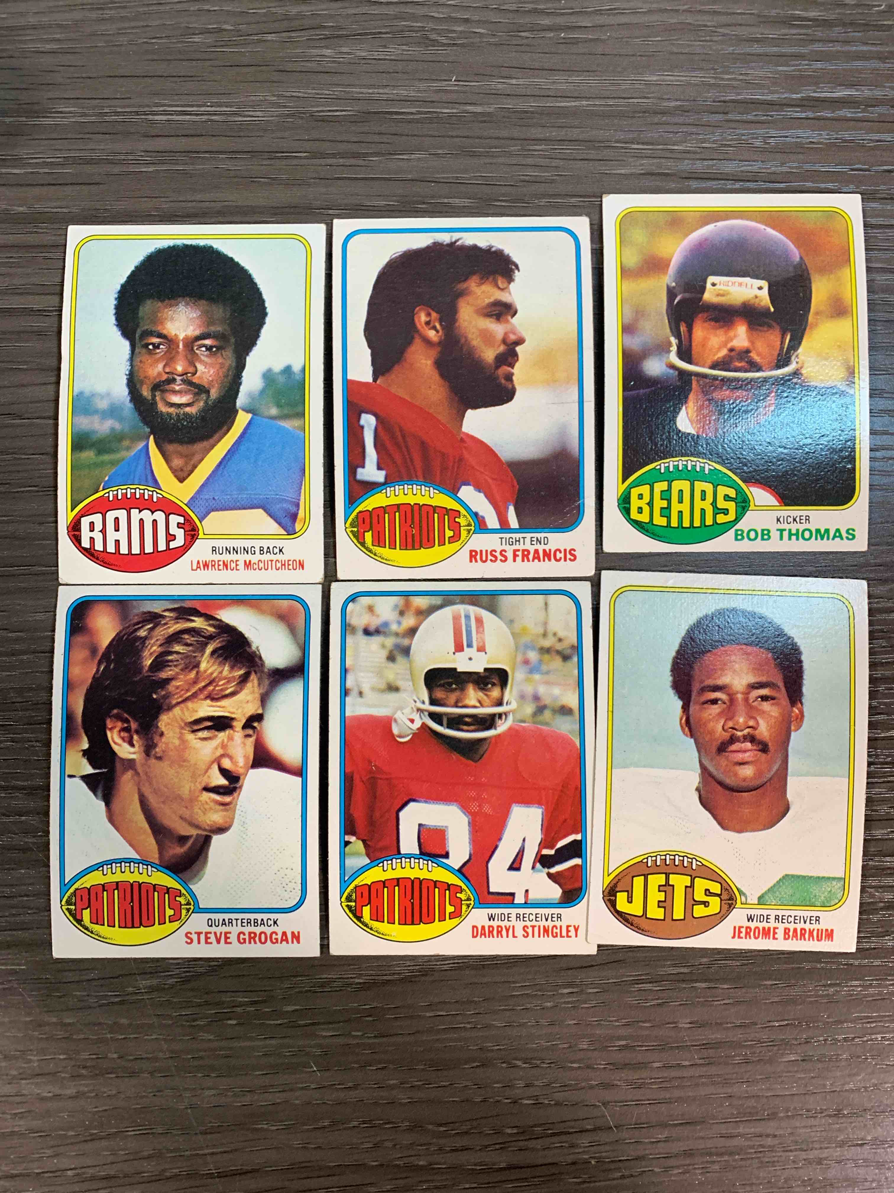 Condition photo showing Good Condition for 1976 Topps Football Card Lot 