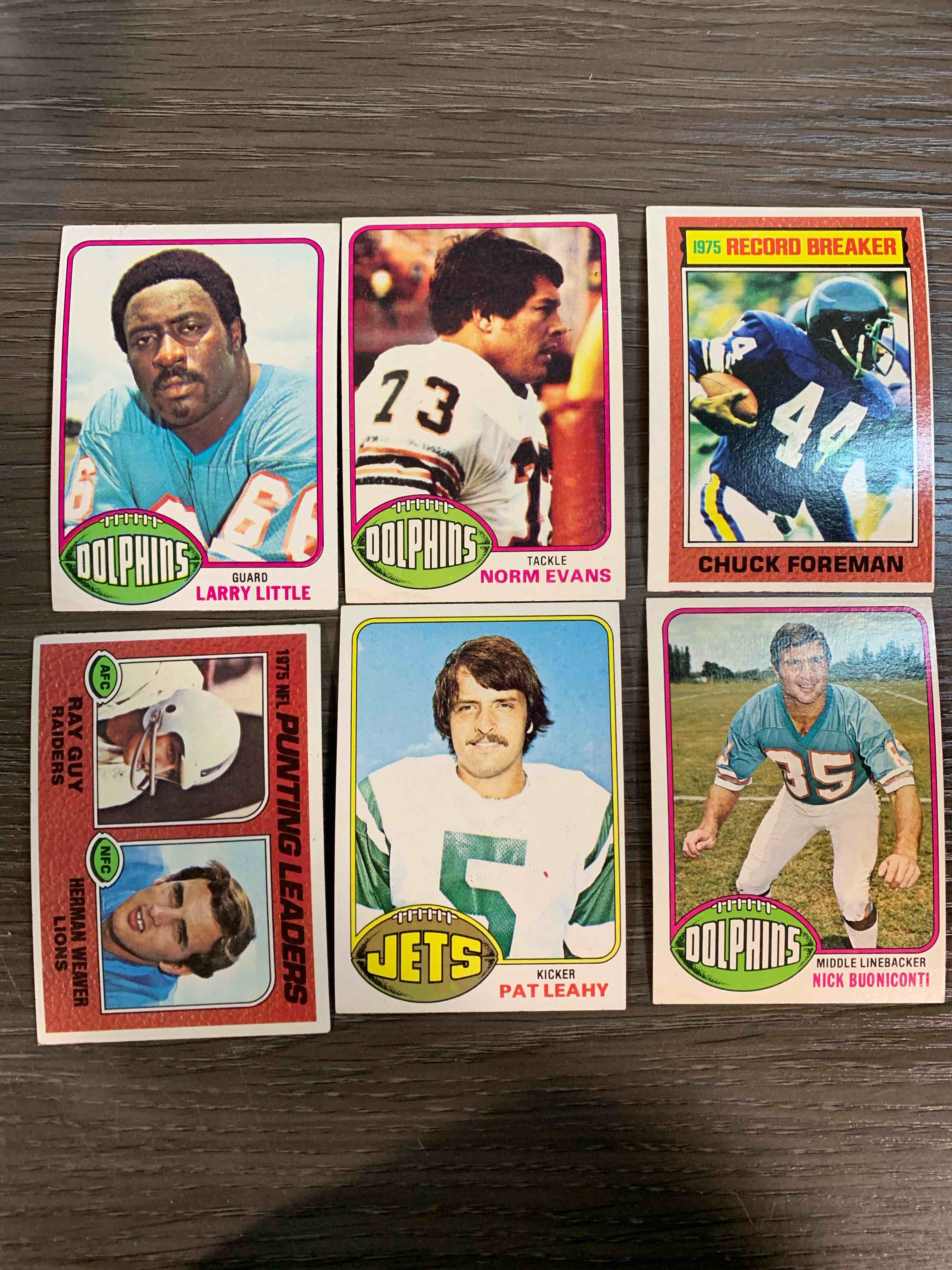 Condition photo showing Good Condition for 1976 Topps Football Card Lot 