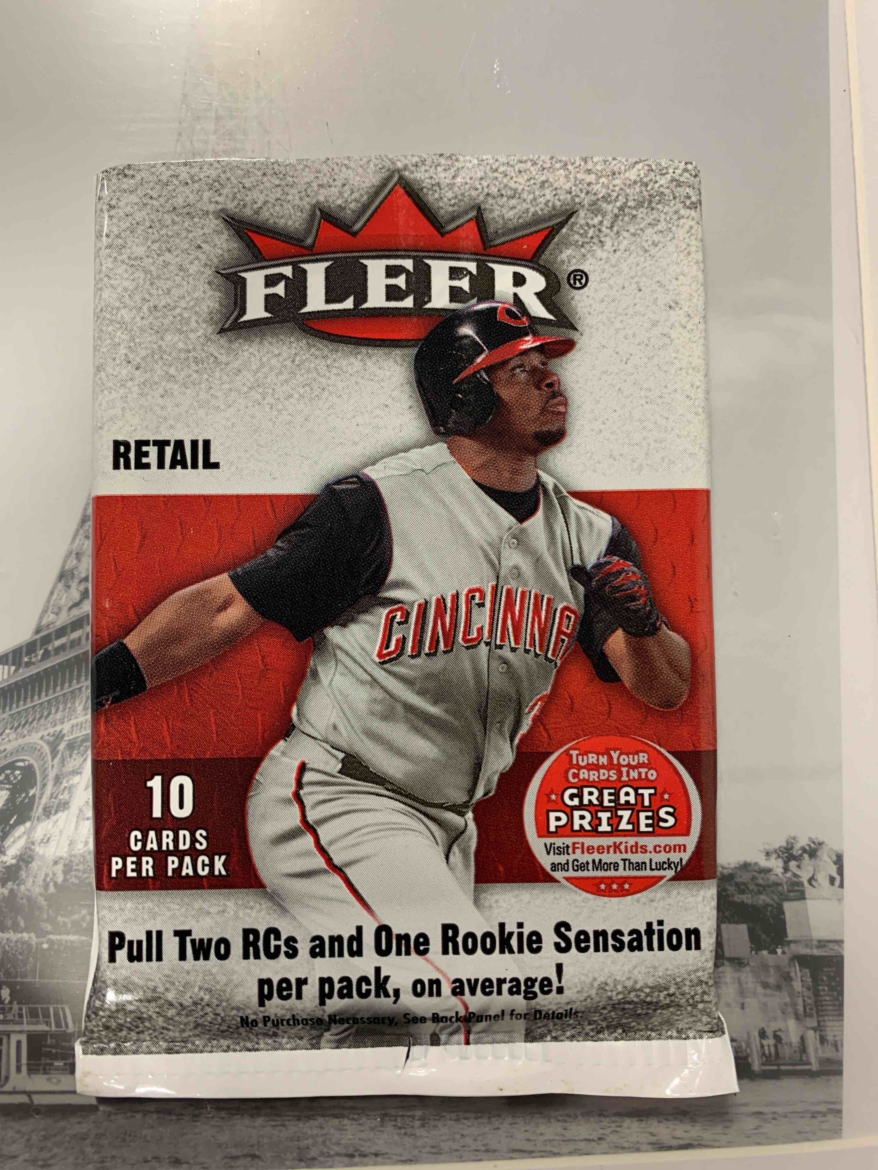 ( OPENED )2007 FLEER MLB BASEBALL card Pack, Trading Cards