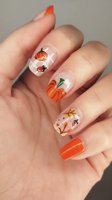24 Pcs Halloween Press on Nails Glitter French Tip False Nails with Pumpkin & Tree Designs Full Cove