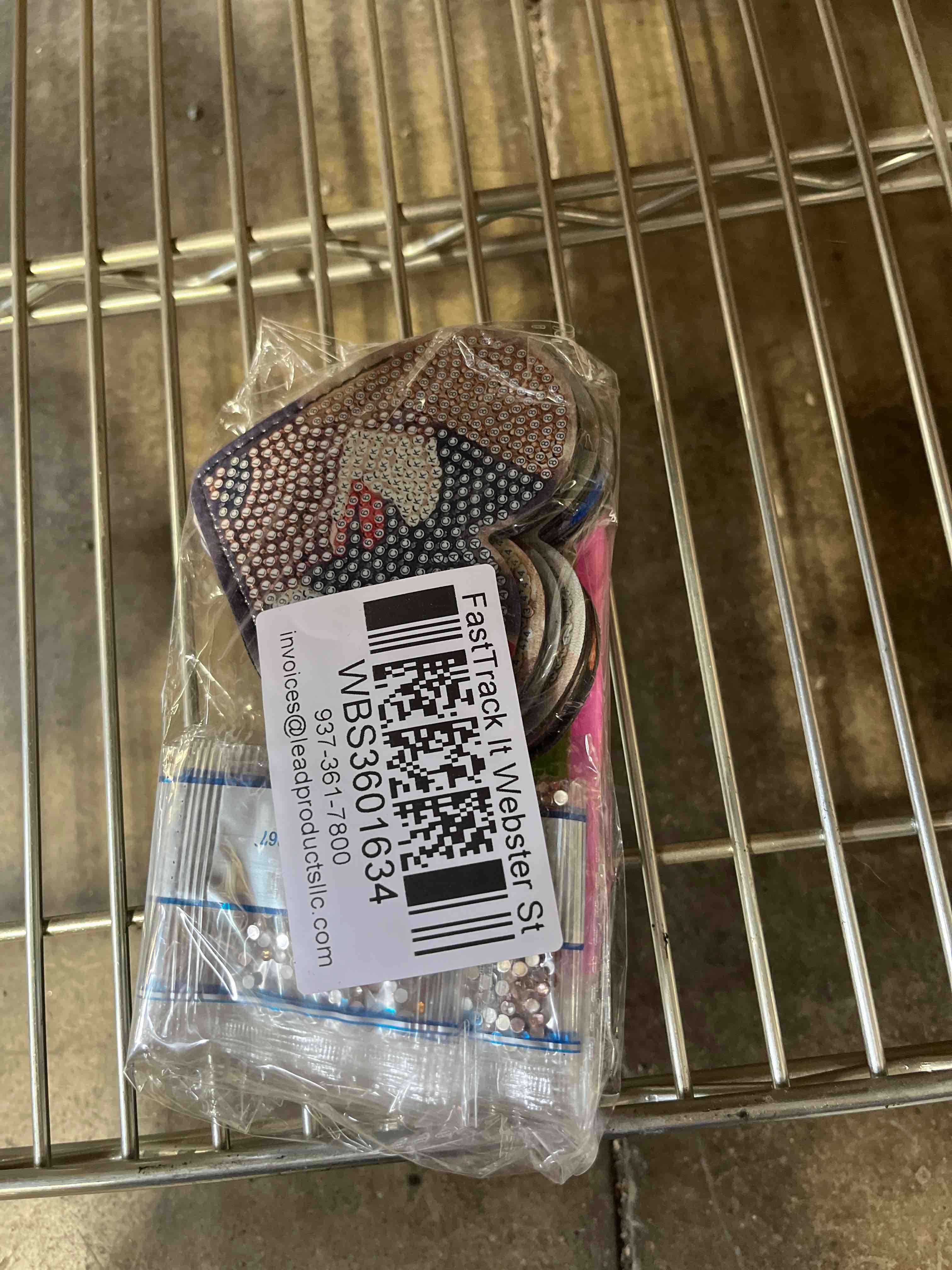 Condition photo showing New/Like New for hart box 