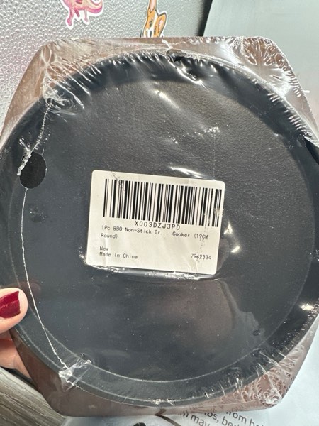 Condition photo showing New/Like New for Yardwe Cast Iron Grill Pan - 8.26 Inch Non-Stick Fajita Plate Steak Plate Sizzling Pan with Wooden Base for Home, Restaurant, Kitchen
