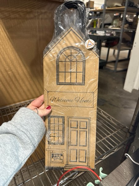 Condition photo showing New/Like New for Welcome Home Bags - House-Shaped Gift Bags for New Home Gifts - House Warming Gifts New Home, Real Estate Agent Supplies, Closing Gifts for Home Buyers - Housewarming Gifts for New House - Small 5 Pk Small 1 count (Pack of 5)