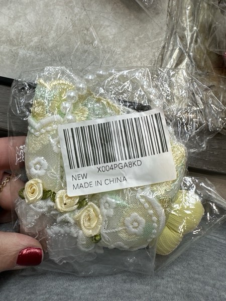 Condition photo showing New/Like New for 17cm Doll Clothes Set & Outfit Set for 17cm Dolls - Premium Fashion Dresses with Accessories, Luxury Chic Doll Clothing & Style Bundle Flower Pink
